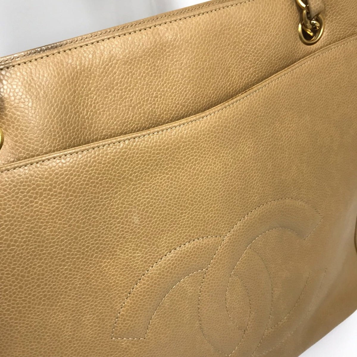 Chanel Beige Leather Shoulder Bag (Pre-Owned)