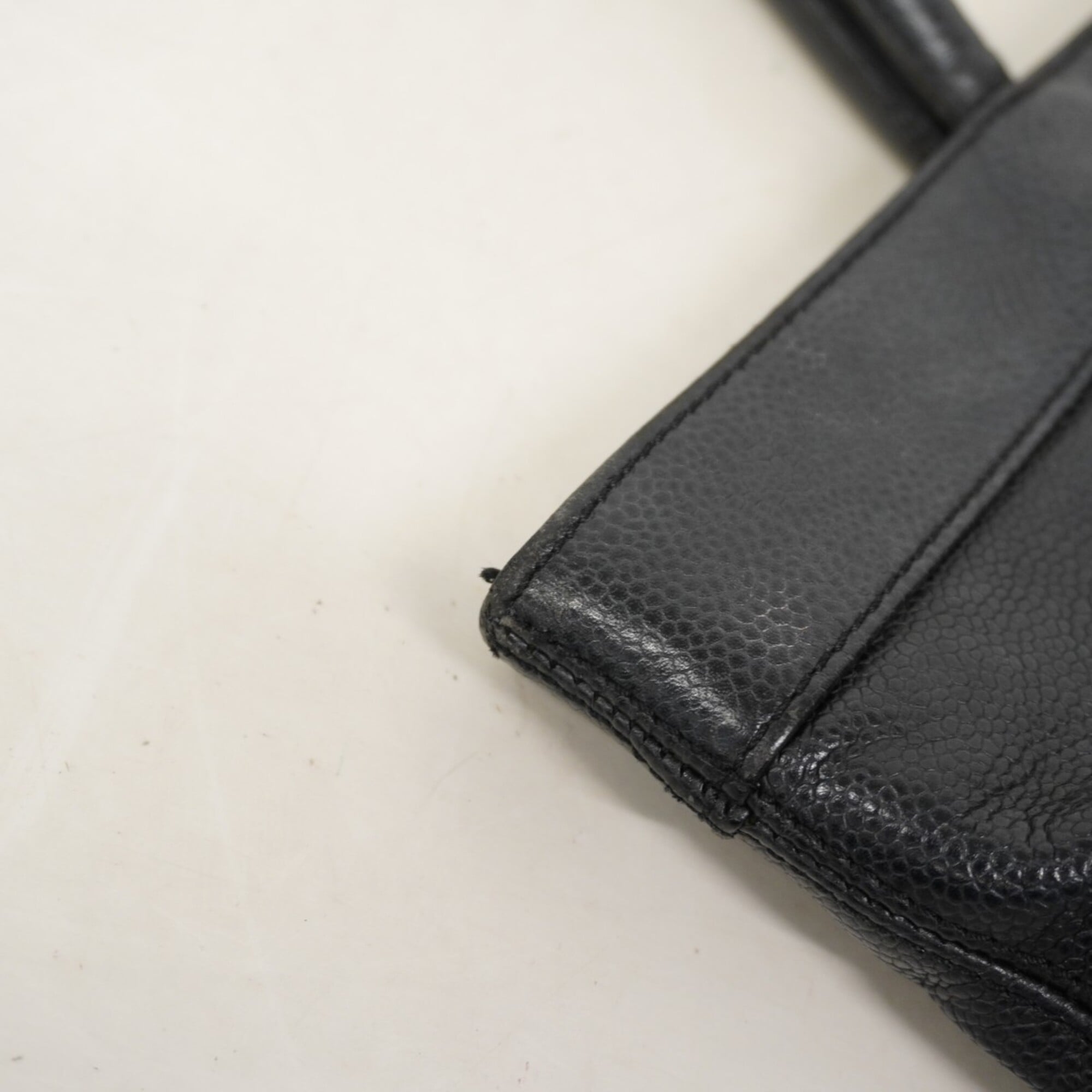 Chanel Black Grained Calfskin Tote Bag (Pre-Owned)