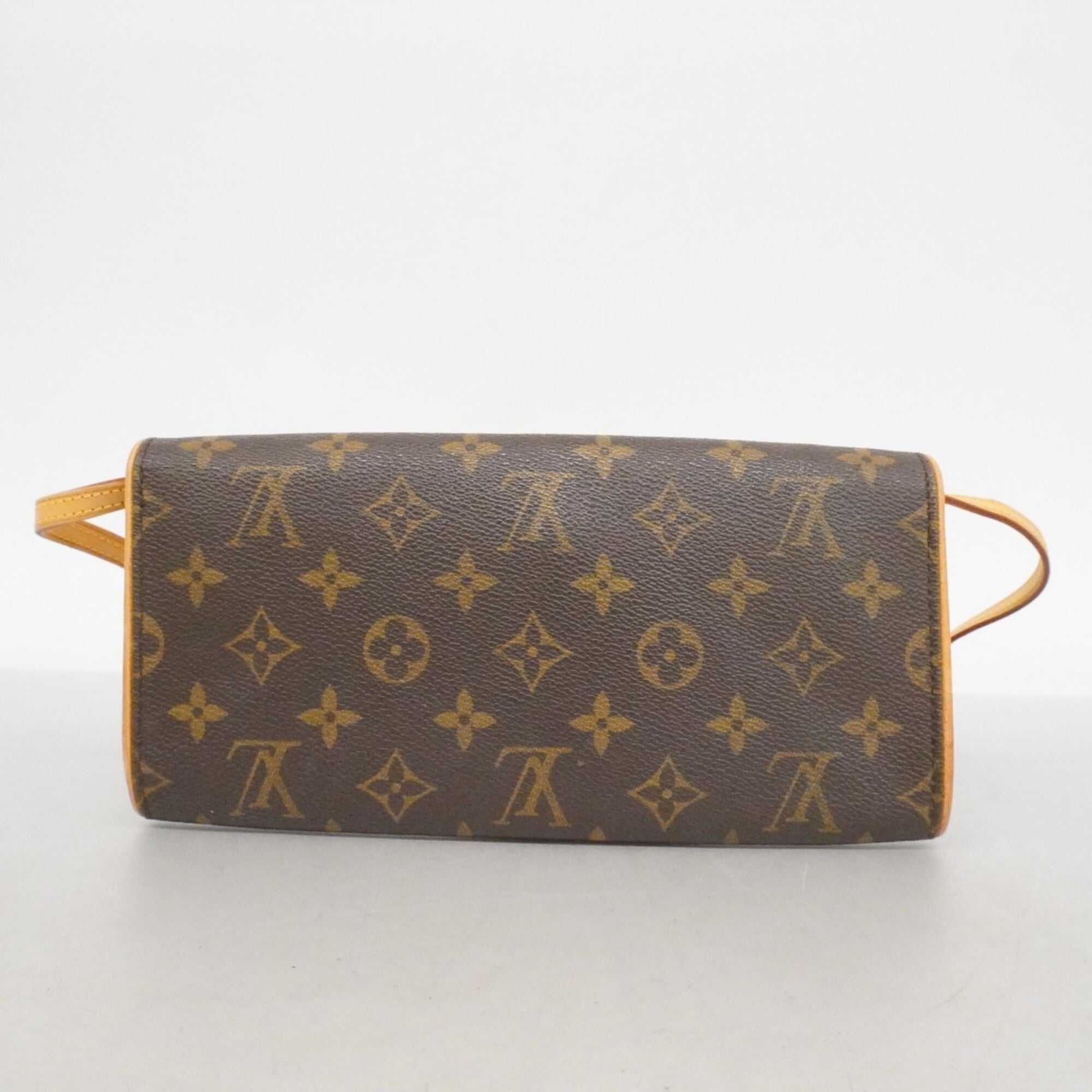 Louis Vuitton Brown Shoulder Bag (Pre-Owned)