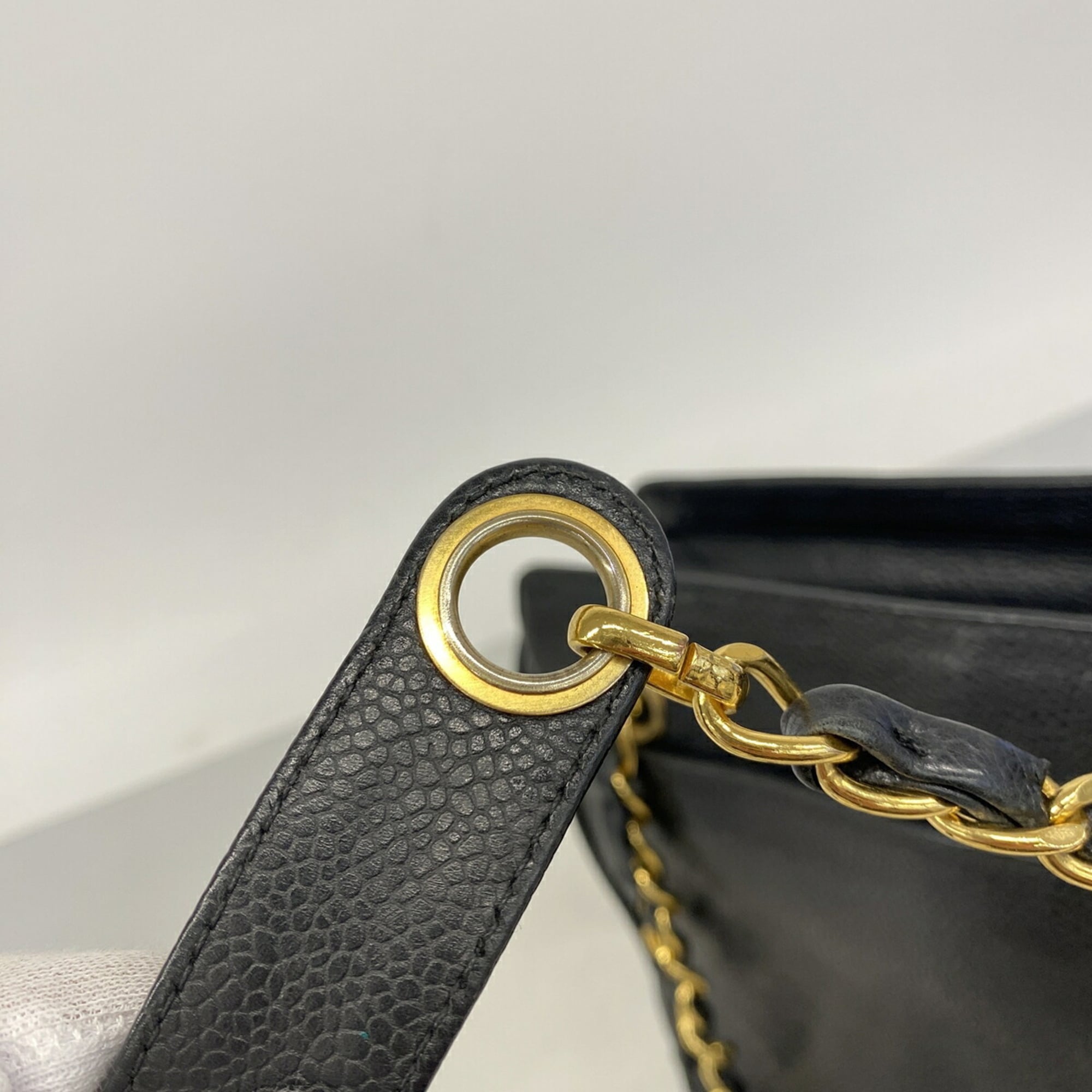 Chanel Black Grained Calfskin Shoulder Bag (Pre-Owned)