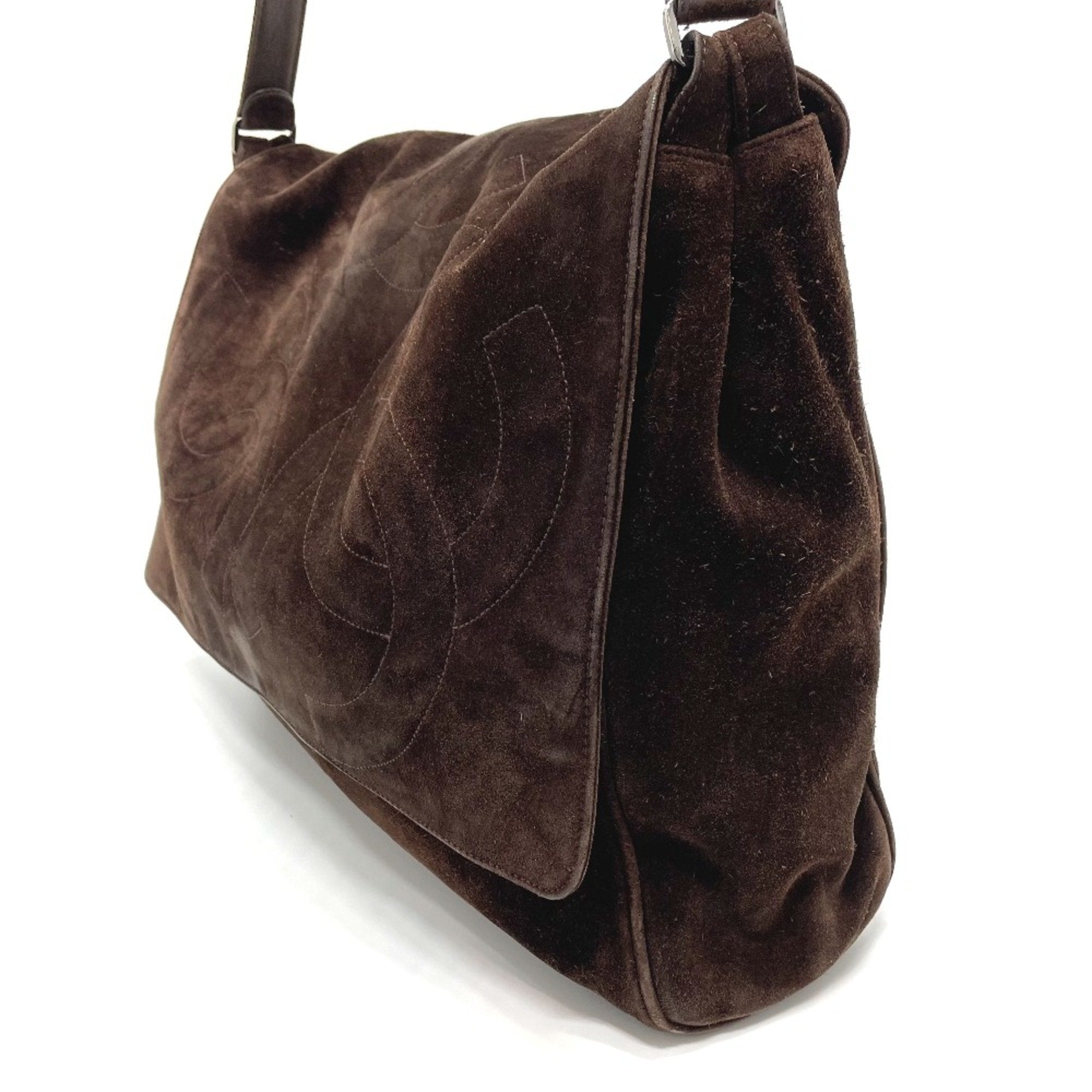 Chanel Brown Leather Shoulder Bag (Pre-Owned)
