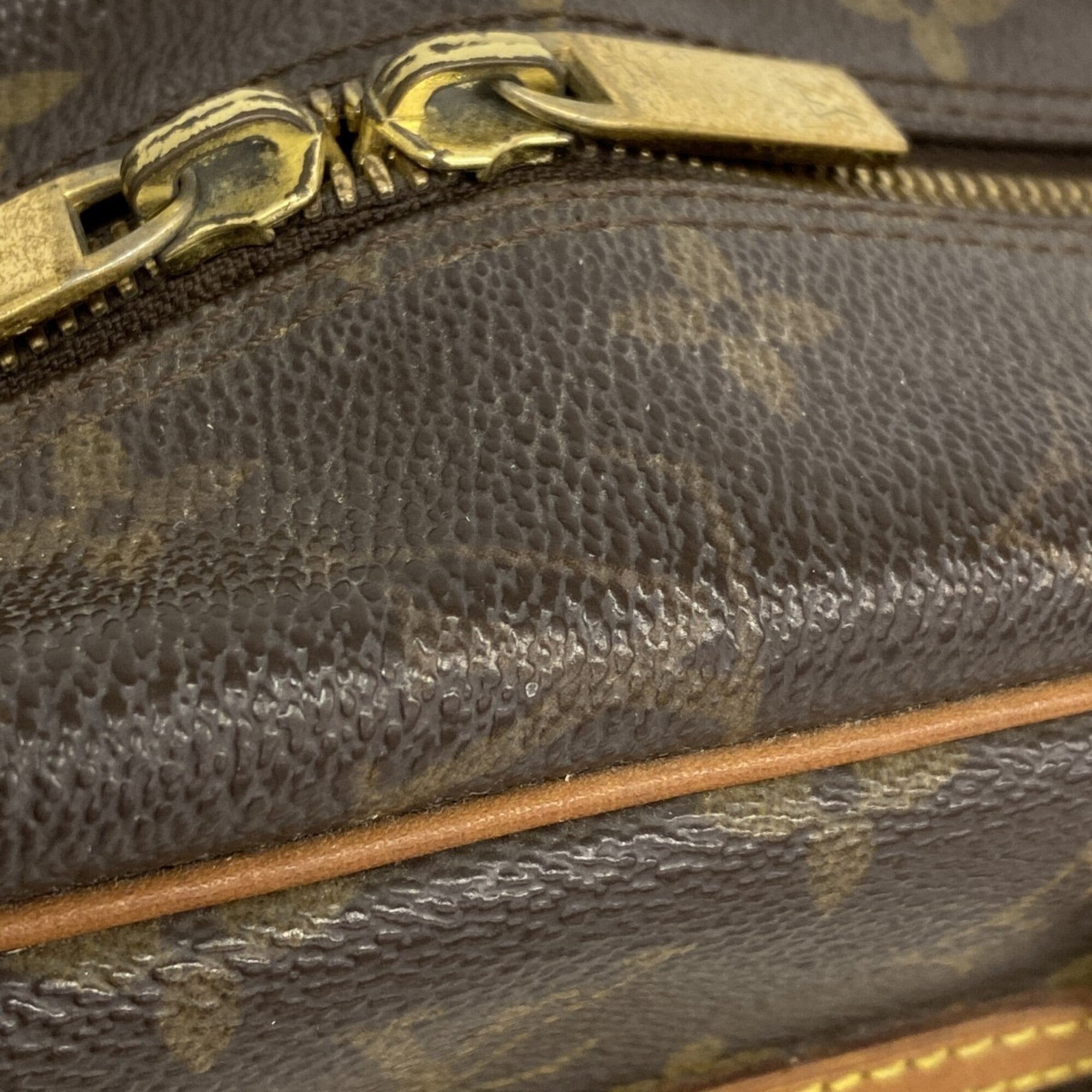 Louis Vuitton Brown Shoulder Bag (Pre-Owned)