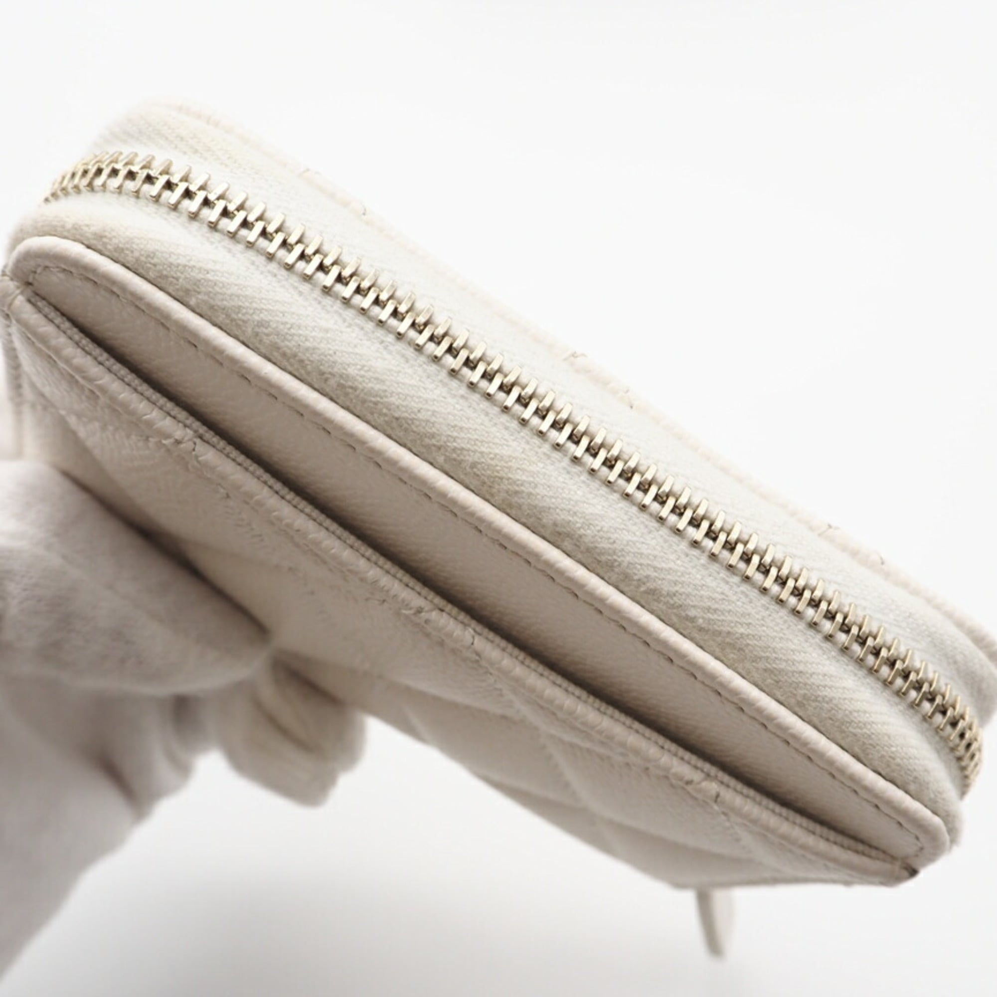 Chanel White Grained Calfskin Coin Purse/Coin Case (Pre-Owned)