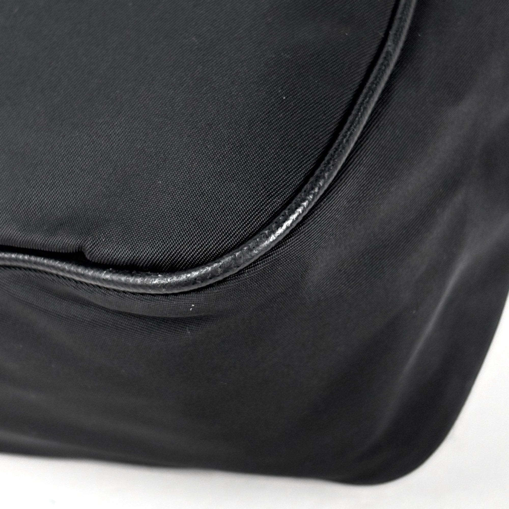 Prada Black Tessuto Leather Shoulder Bag (Pre-Owned)