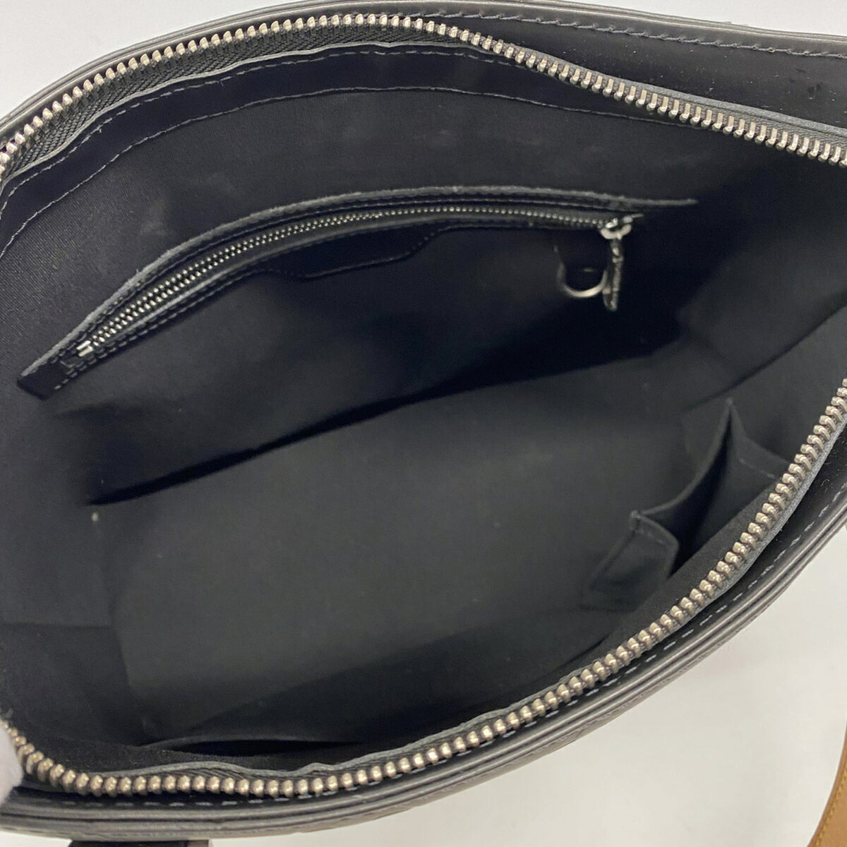 Louis Vuitton Noir Tote Bag (Pre-Owned)