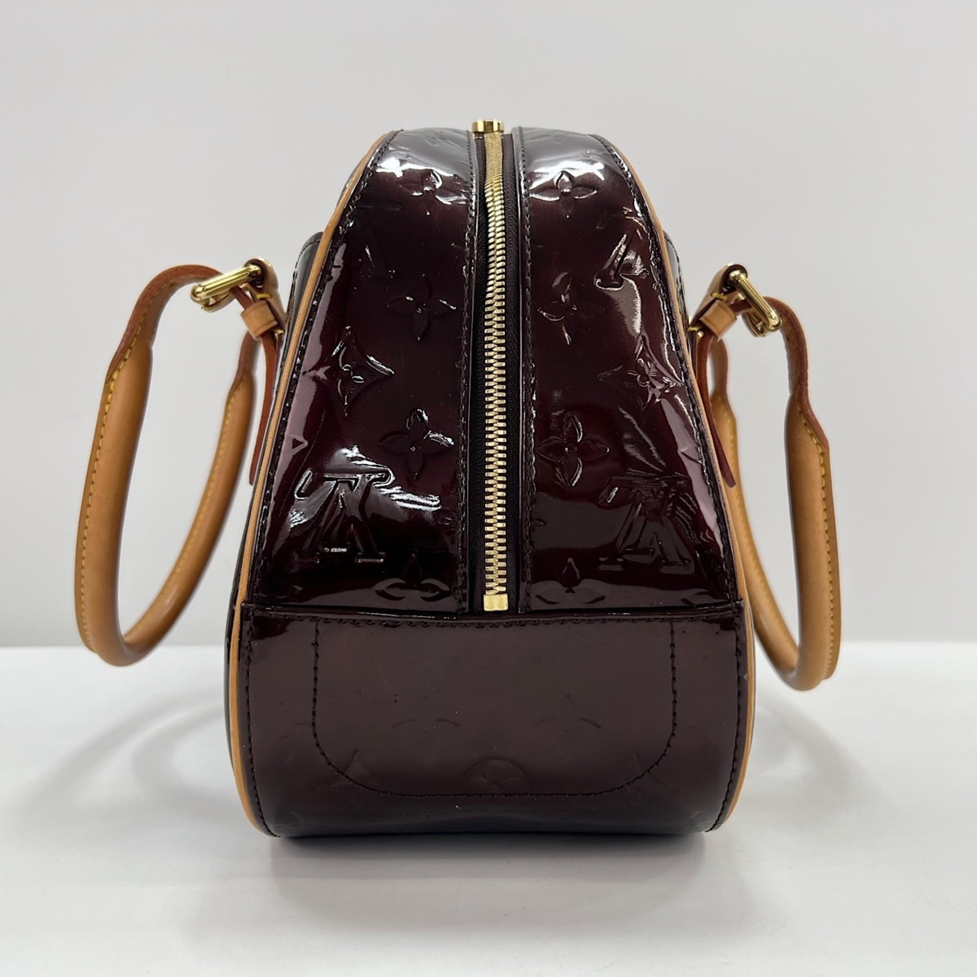 Louis Vuitton Wine Handbag (Pre-Owned)