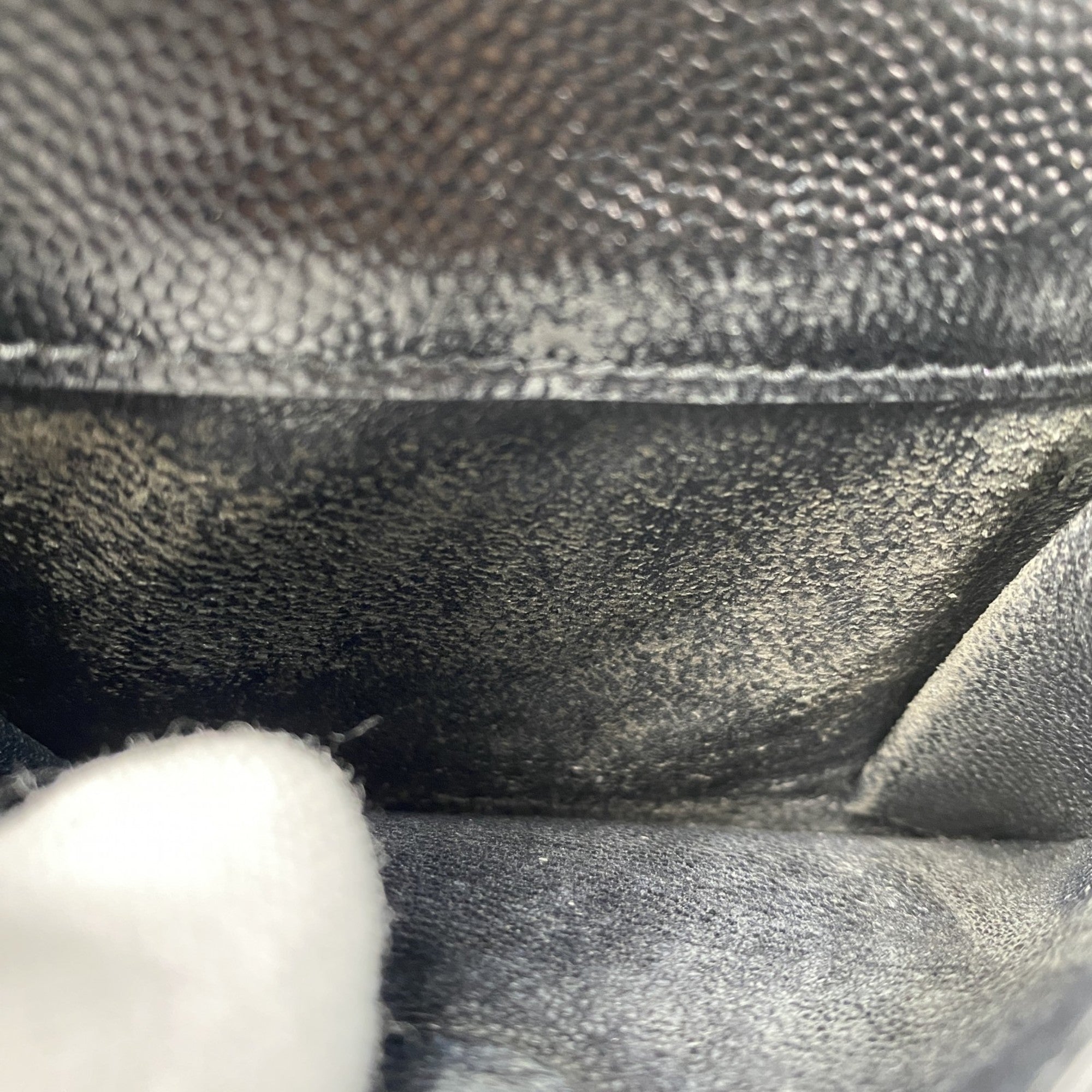 Saint Laurent Black Leather Wallet (Tri-Fold) (Pre-Owned)