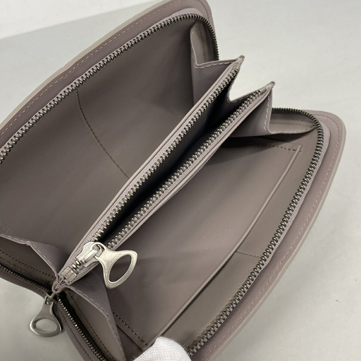 Louis Vuitton Lilac Coin Purse/Coin Case (Pre-Owned)