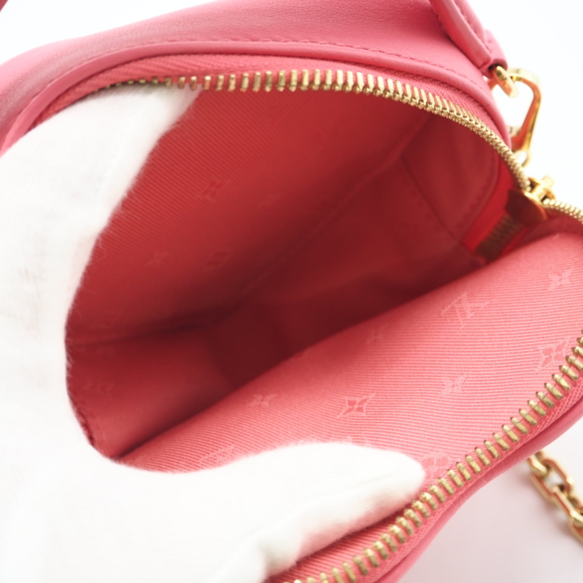 Louis Vuitton Pink Leather Shoulder Bag (Pre-Owned)