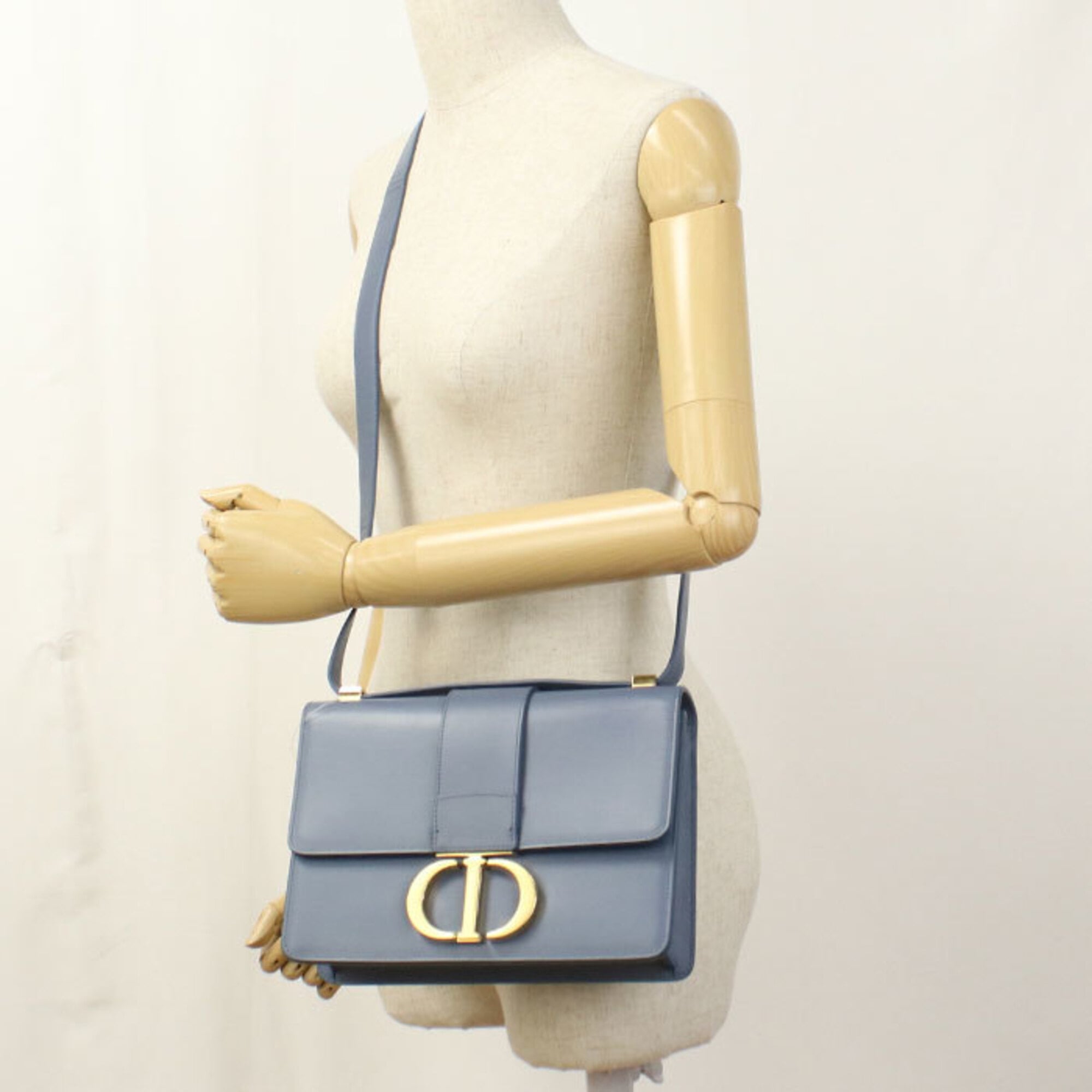 Christian Dior Blue Leather Shoulder Bag (Pre-Owned)