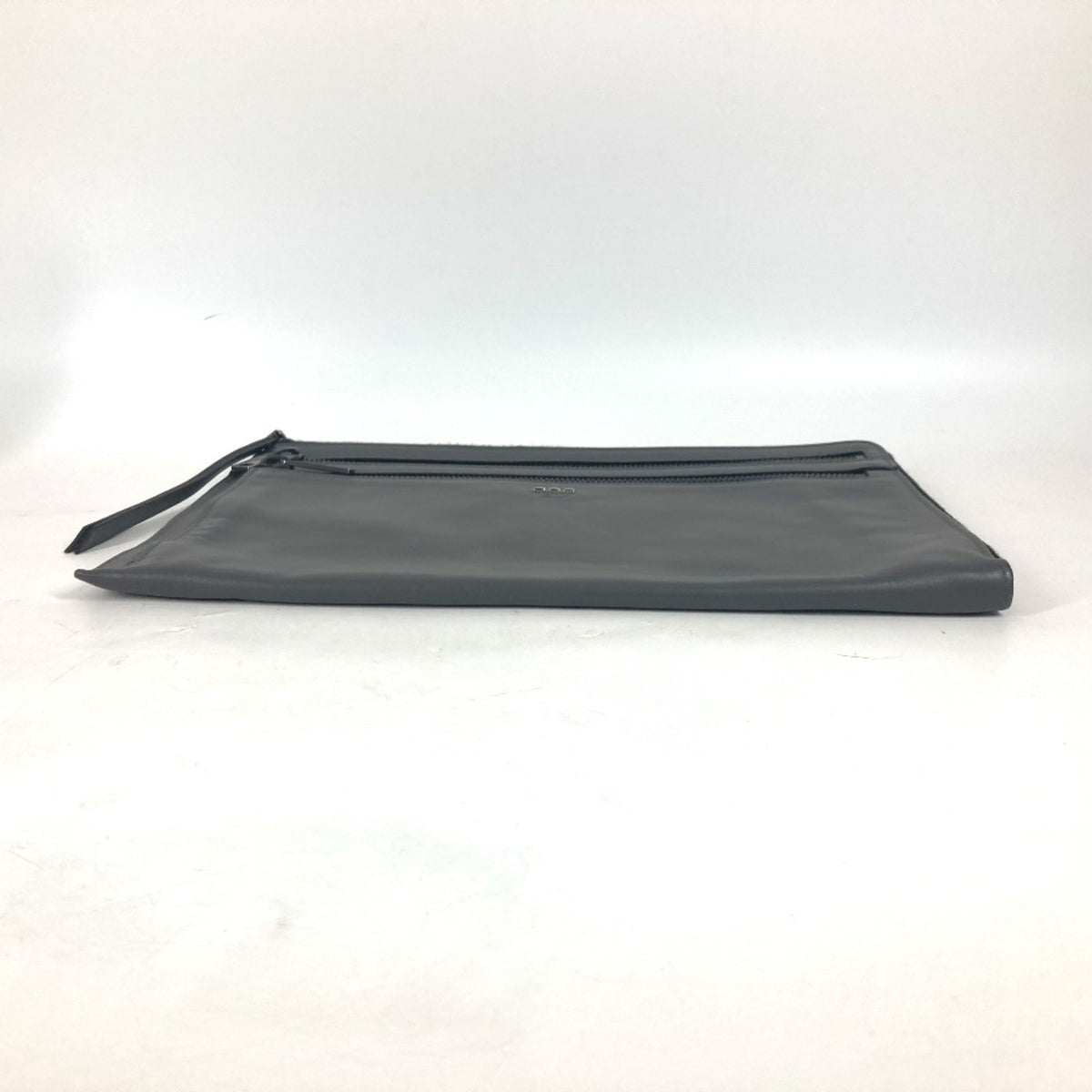 Fendi Gray Leather Clutch Bag (Pre-Owned)