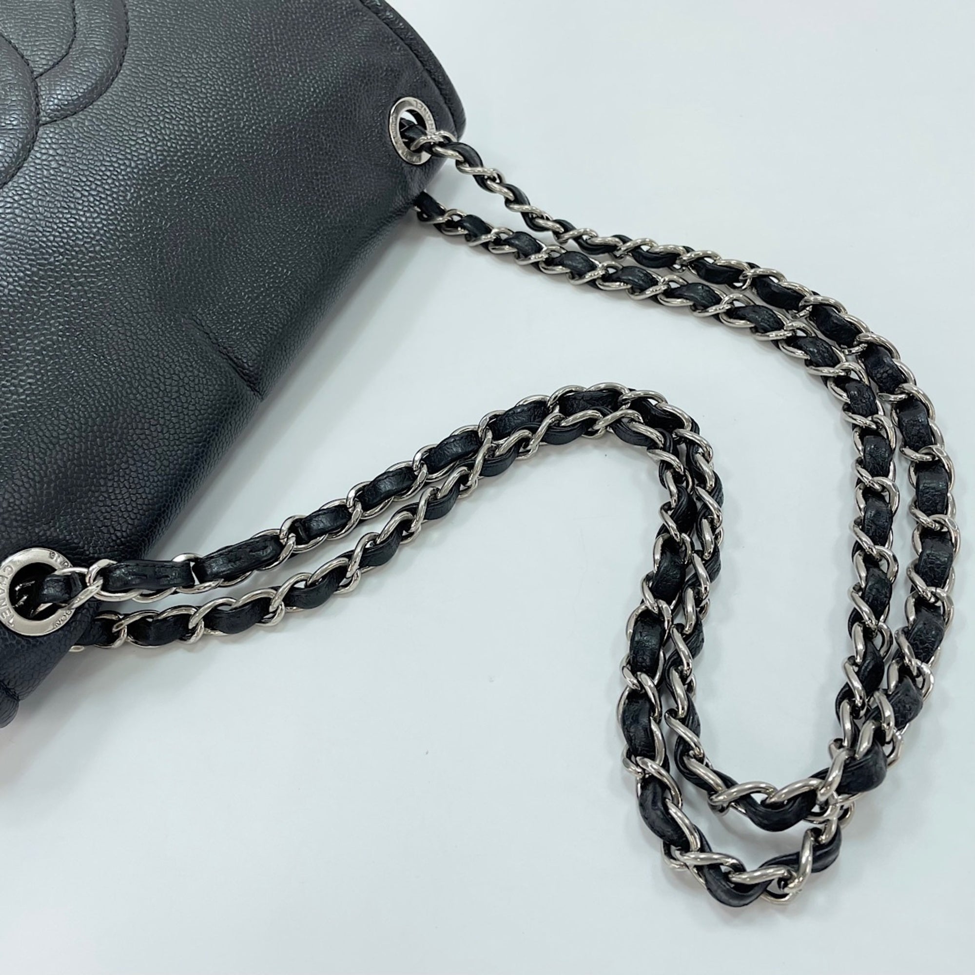 Chanel Black Shoulder Bag (Pre-Owned)