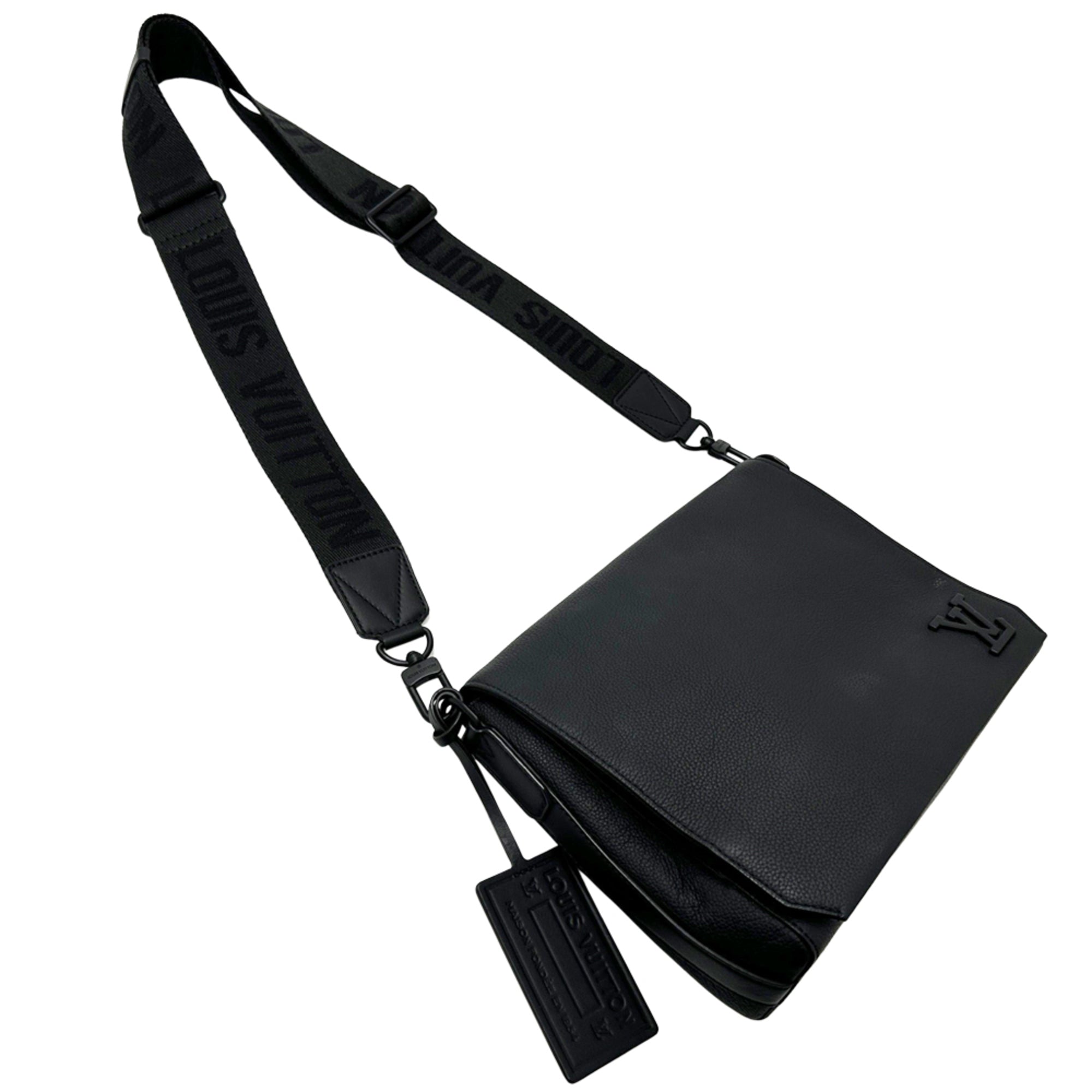 Louis Vuitton Black Noir Leather Handbag Shoulder Bag (Pre-Owned)