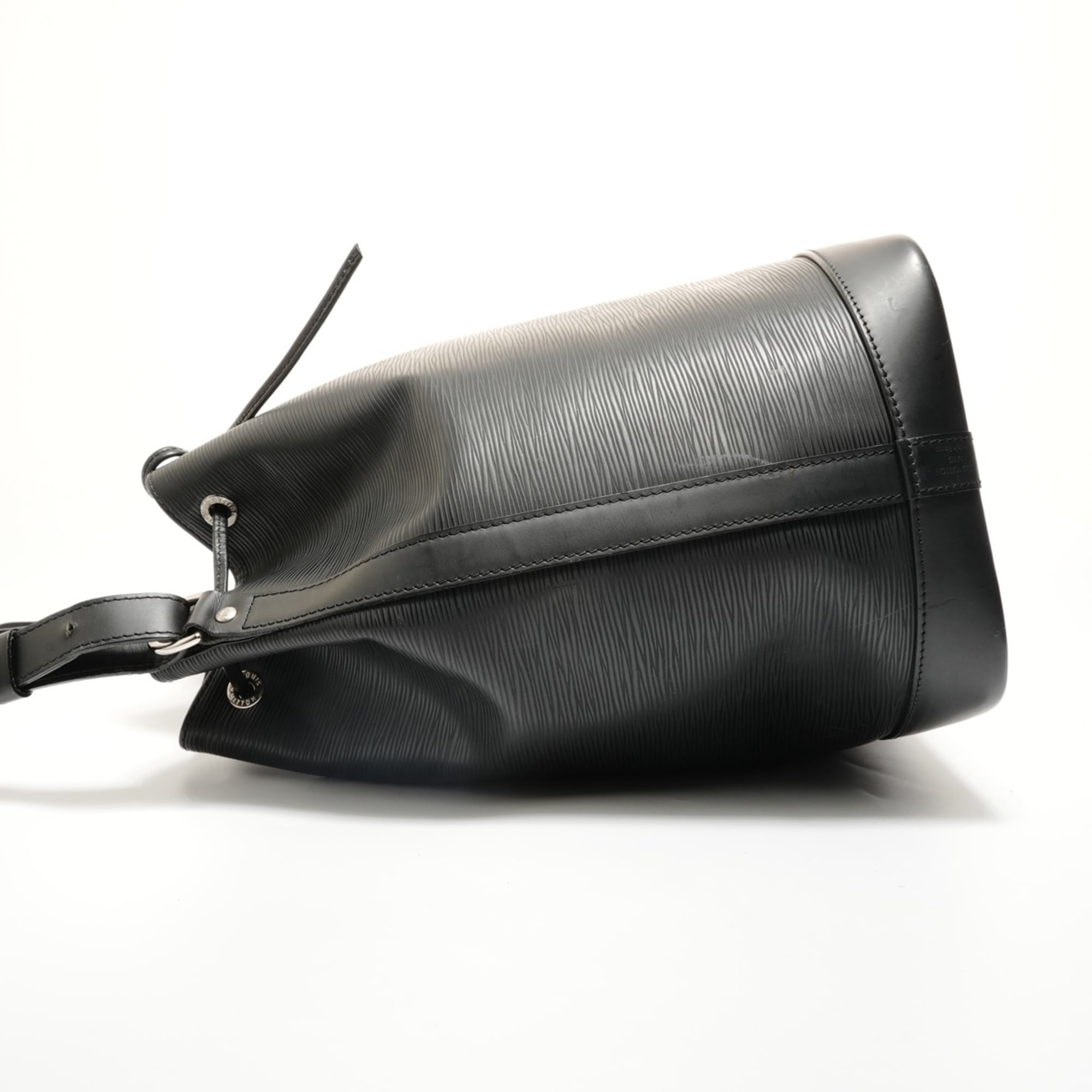 Louis Vuitton Epi Black Epi Leather Shoulder Bag (Pre-Owned)