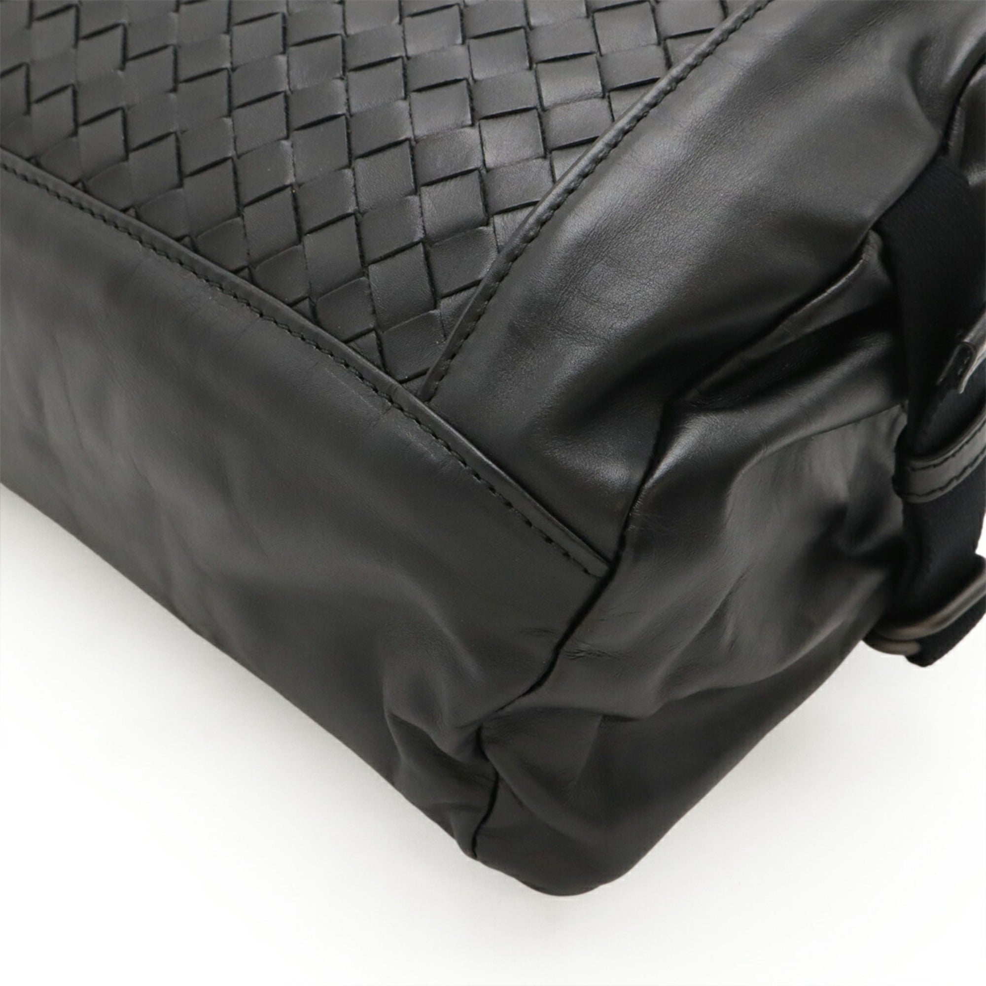 Bottega Veneta Intrecciato Black Leather Sling Bag (Pre-Owned)