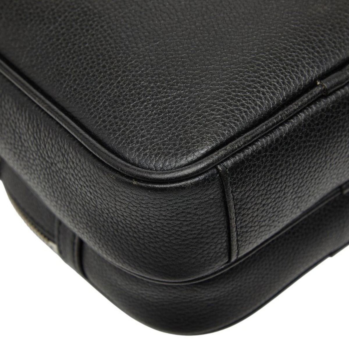 Burberry Black Leather Shoulder Bag (Pre-Owned)