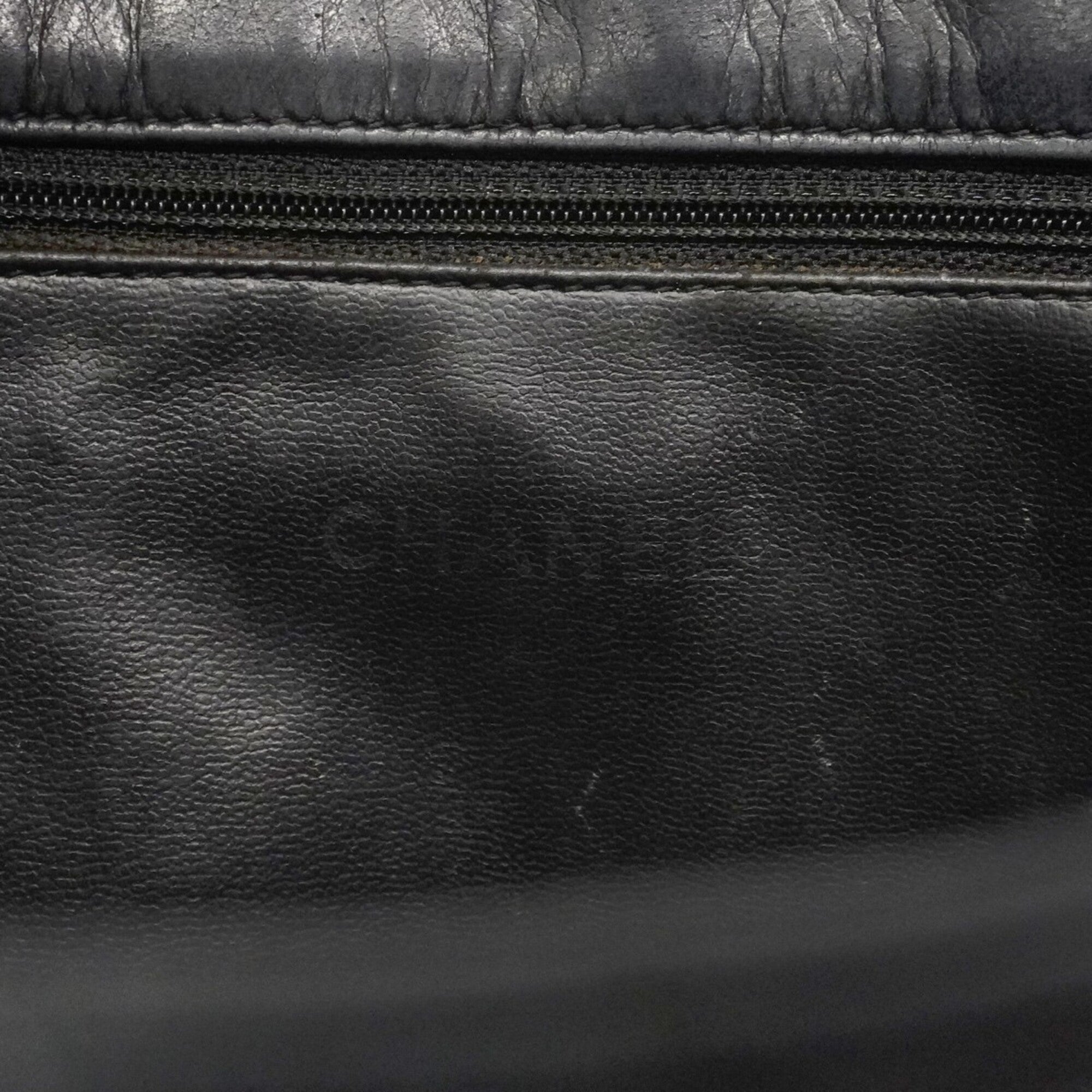 Chanel Black Leather Shoulder Bag (Pre-Owned)