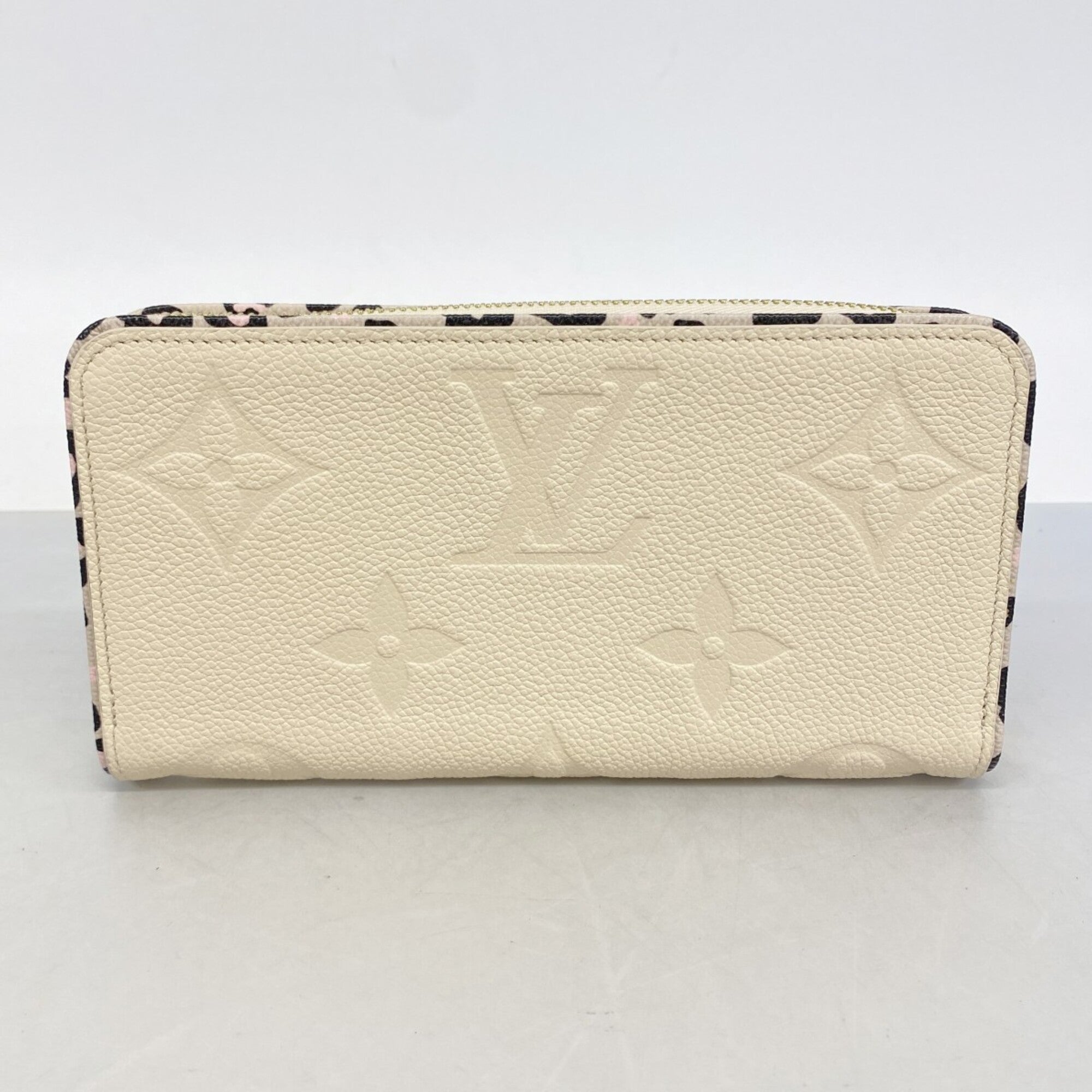 Louis Vuitton Cream Long Wallet (Bi-Fold) (Pre-Owned)