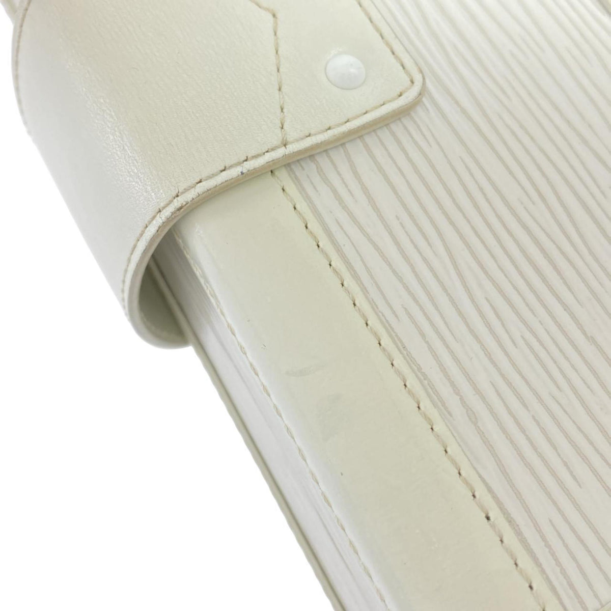 Louis Vuitton White Leather Shoulder Bag (Pre-Owned)
