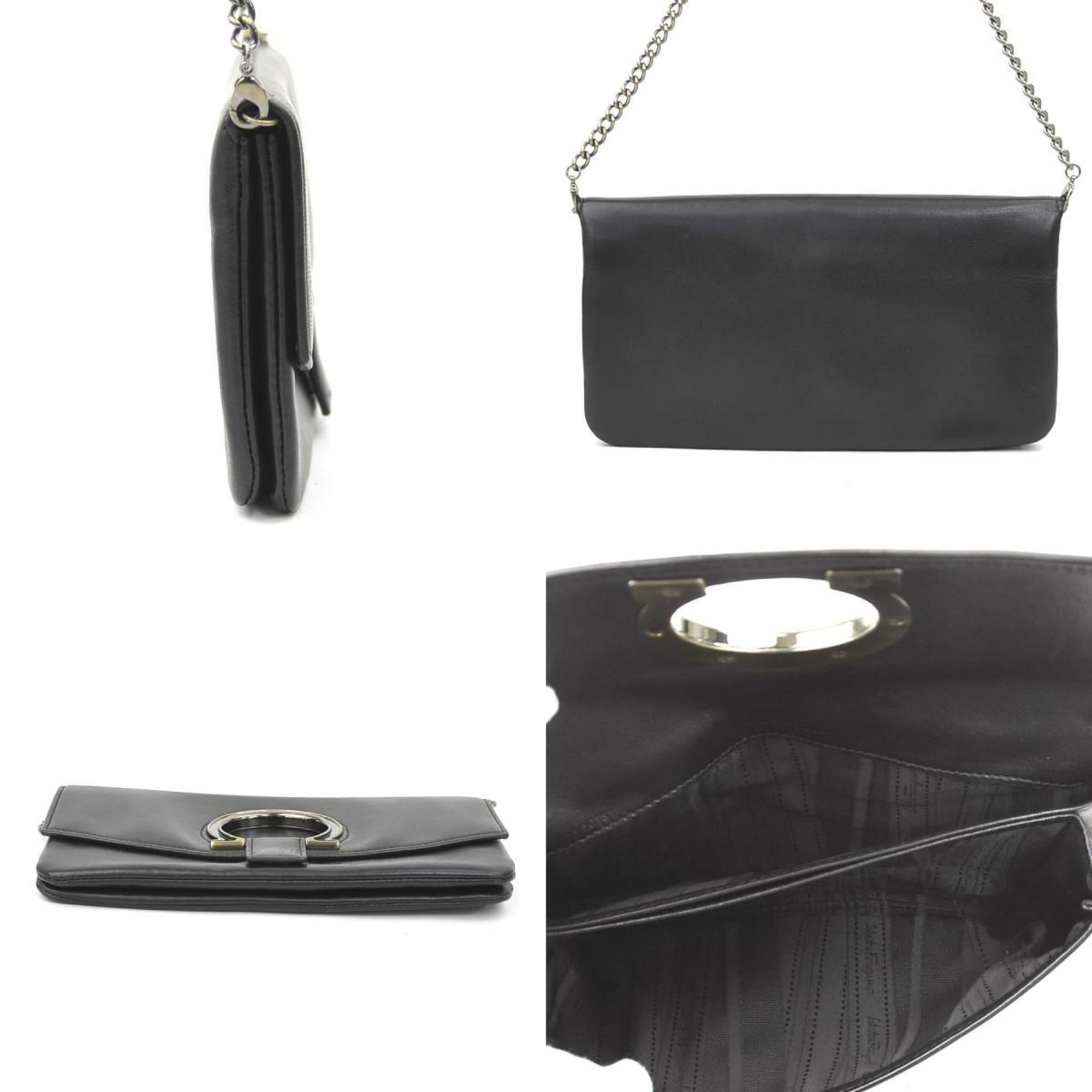 Salvatore Ferragamo Black Leather Shoulder Bag (Pre-Owned)