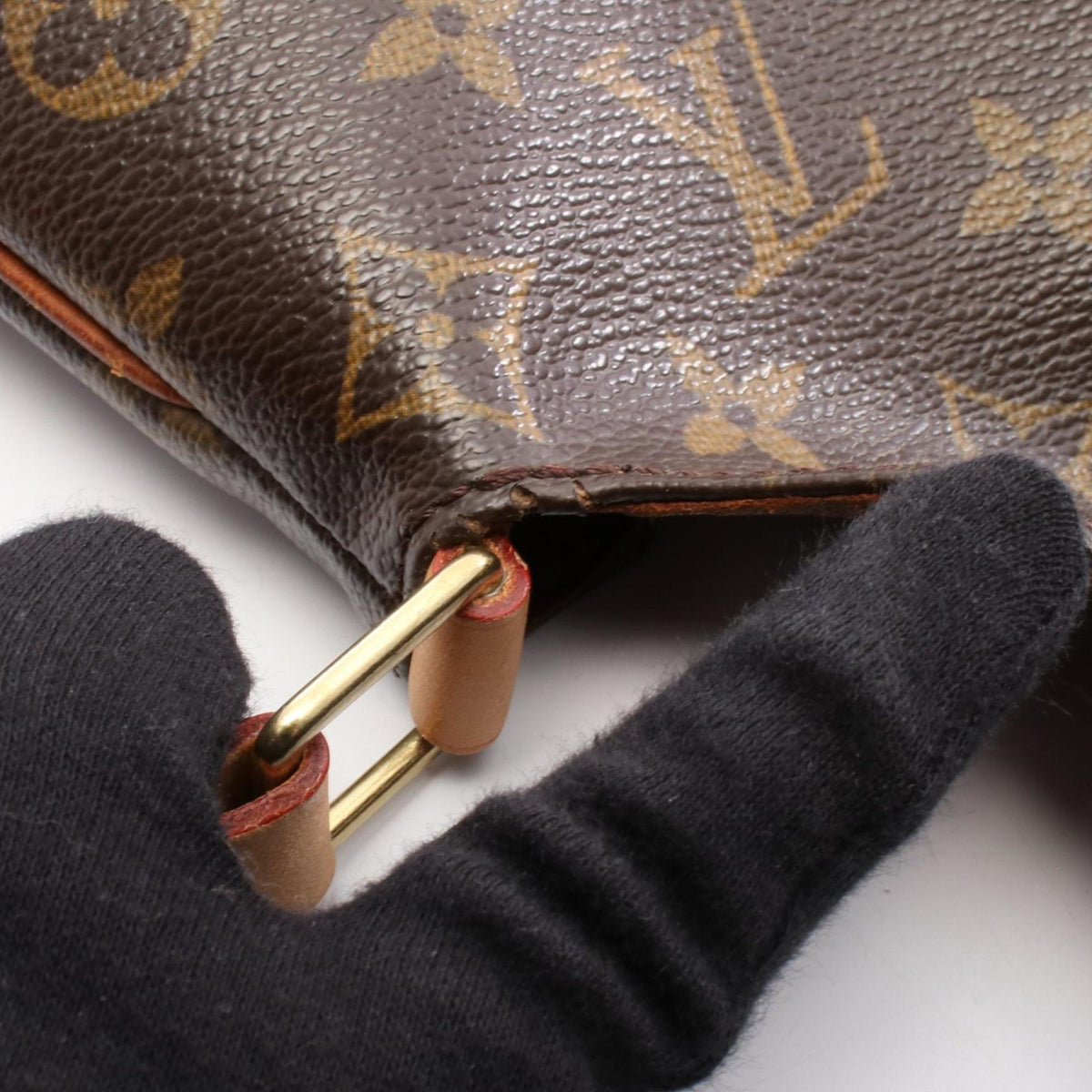 Louis Vuitton Brown Monogram Leather Shoulder Bag (Pre-Owned)