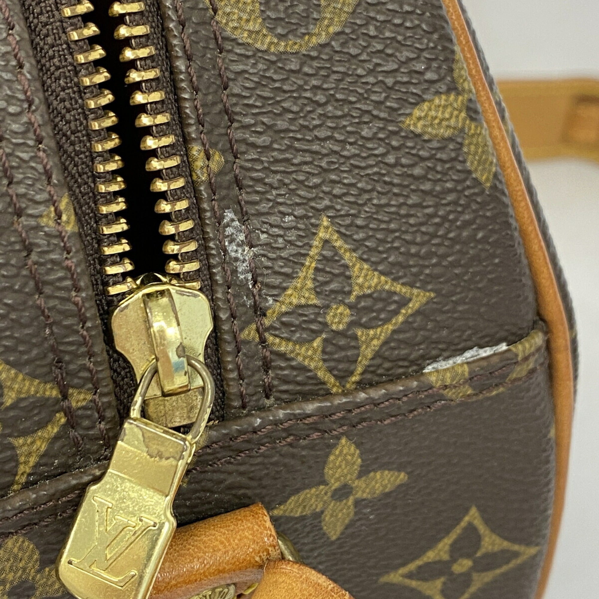 Louis Vuitton Brown Shoulder Bag (Pre-Owned)