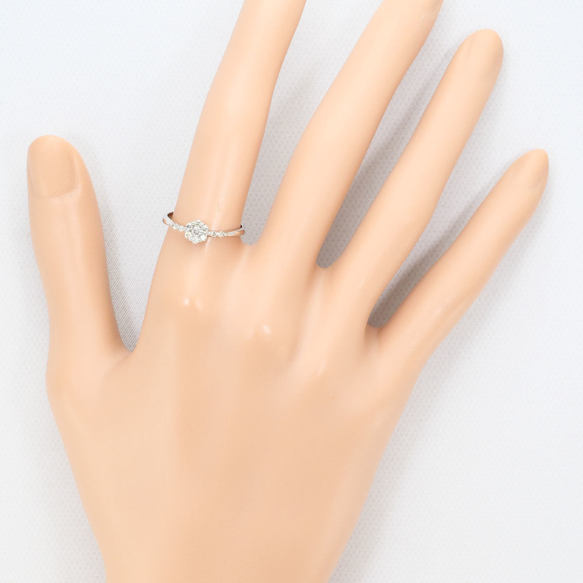 Unbranded White Gold White Gold (14K) Band Ring (Pre-Owned)
