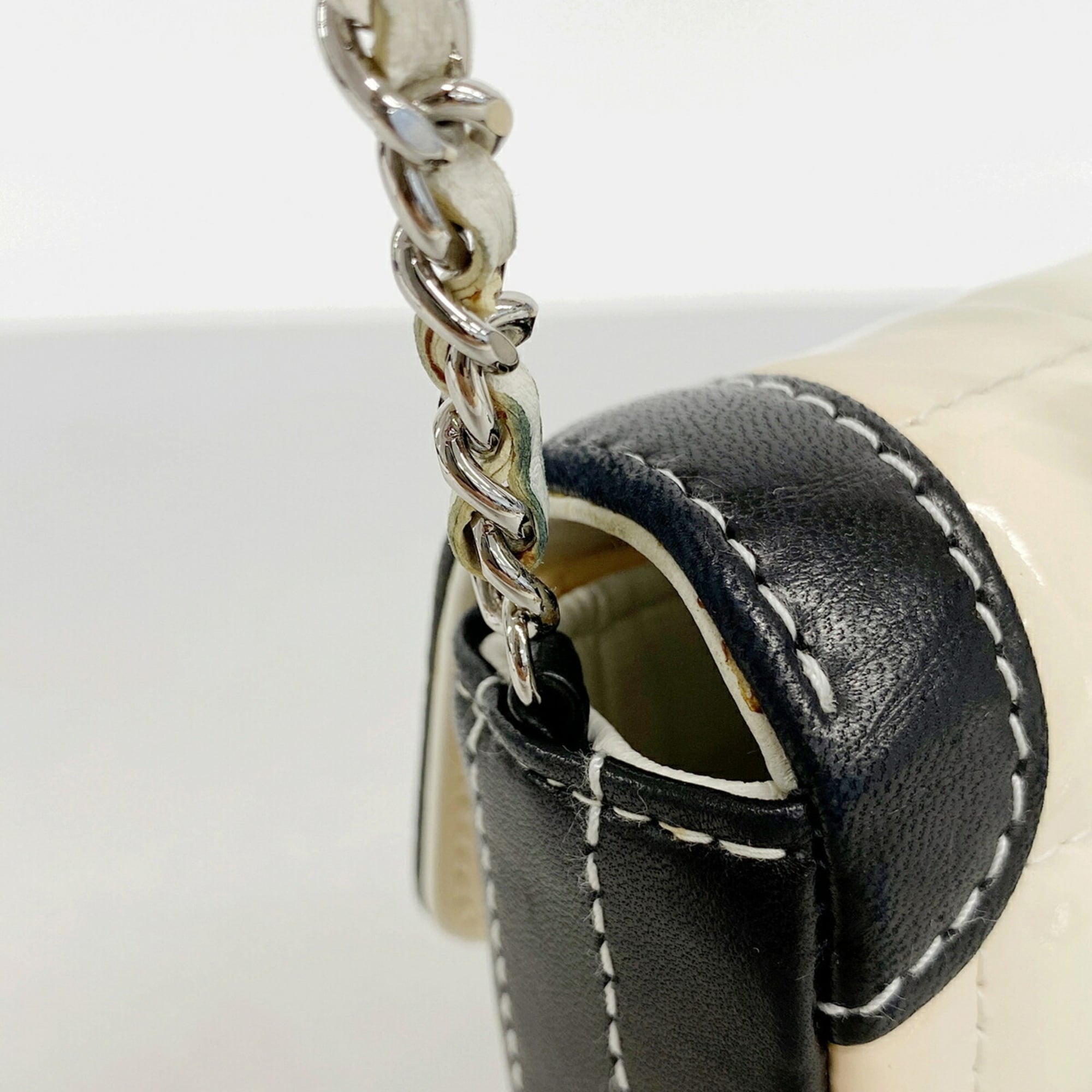 Chanel Black White Patent Leather Shoulder Bag (Pre-Owned)