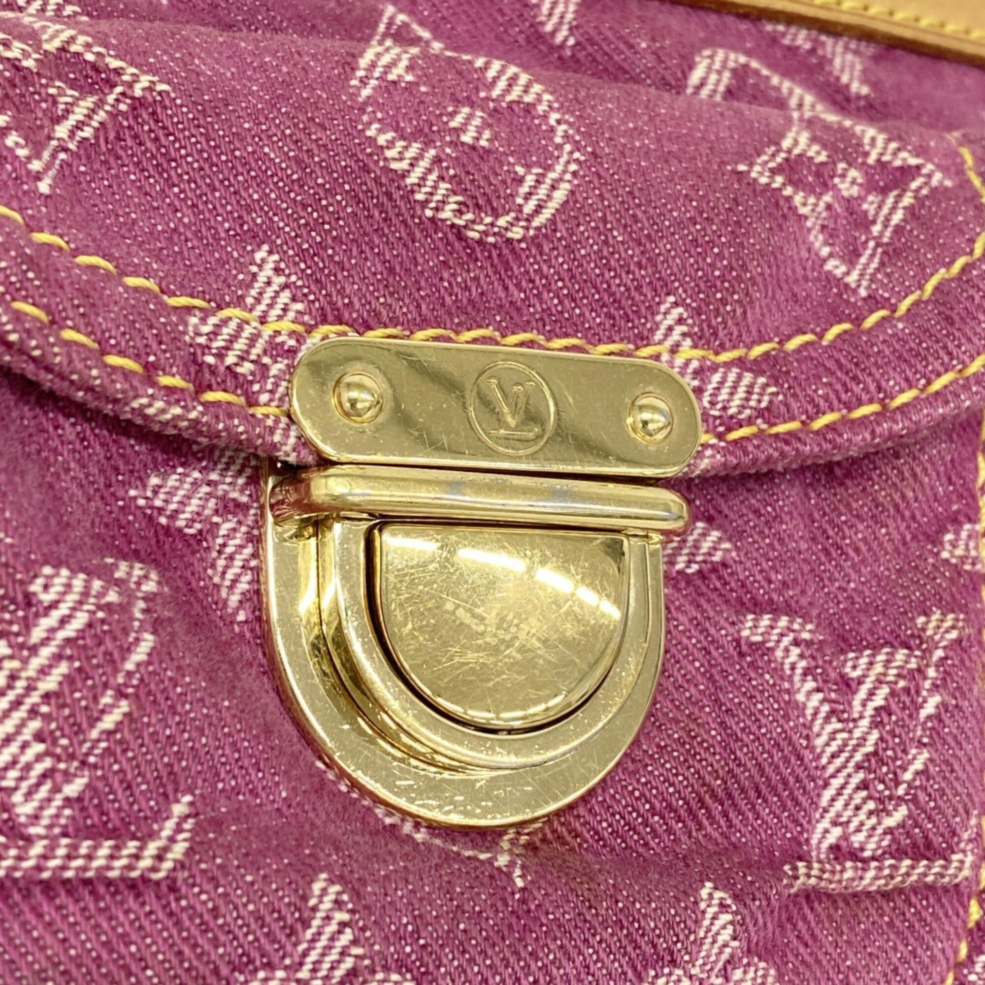 Louis Vuitton Fuchsia Shoulder Bag (Pre-Owned)