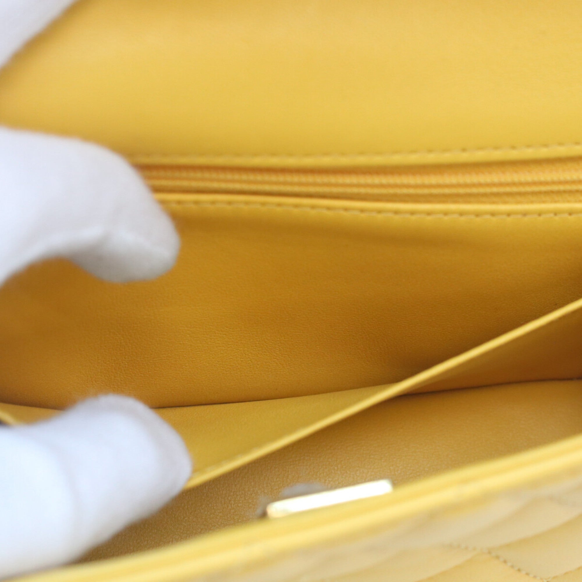 Chanel Yellow Leather Shoulder Bag (Pre-Owned)