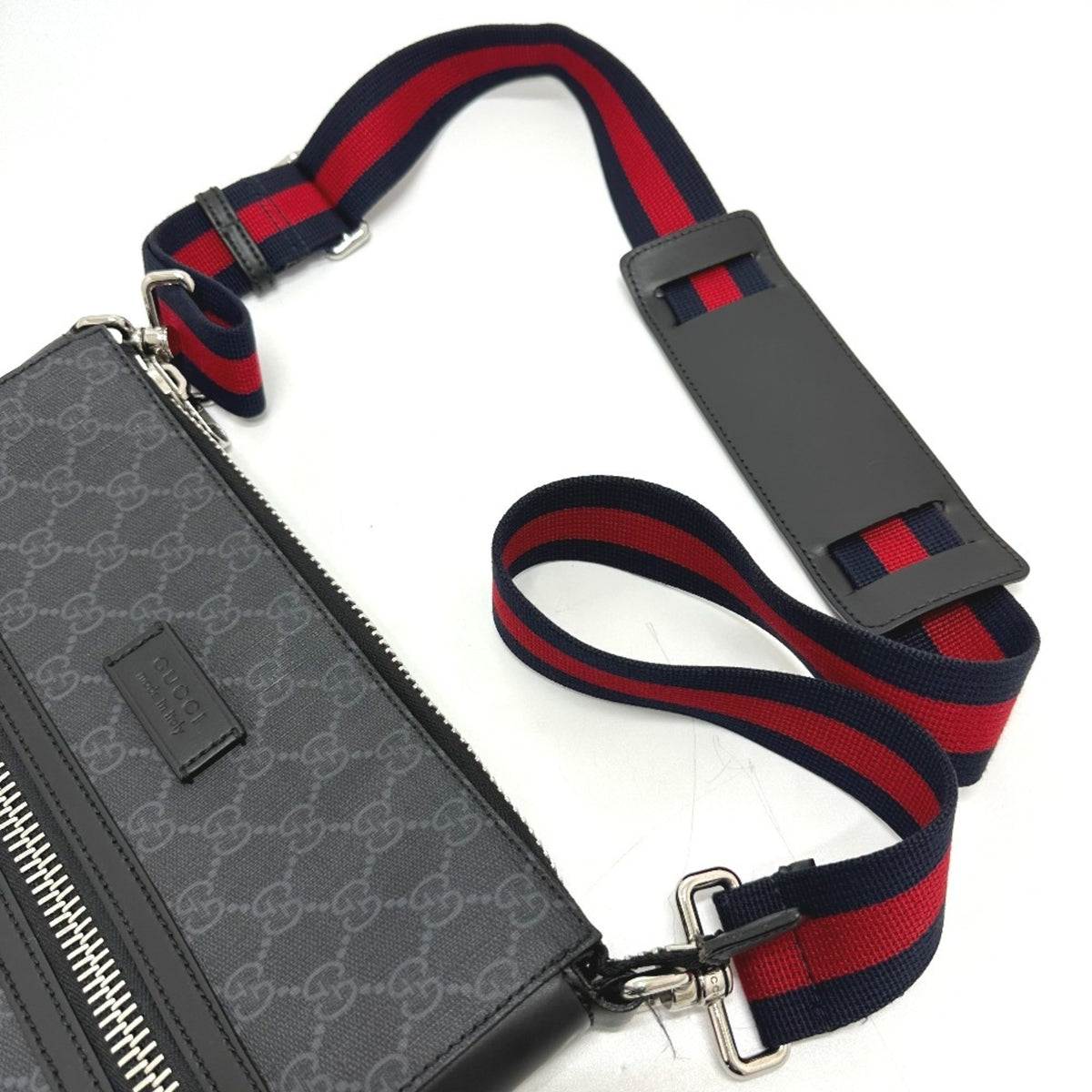 Gucci Black Gg Supreme Shoulder Bag (Pre-Owned)