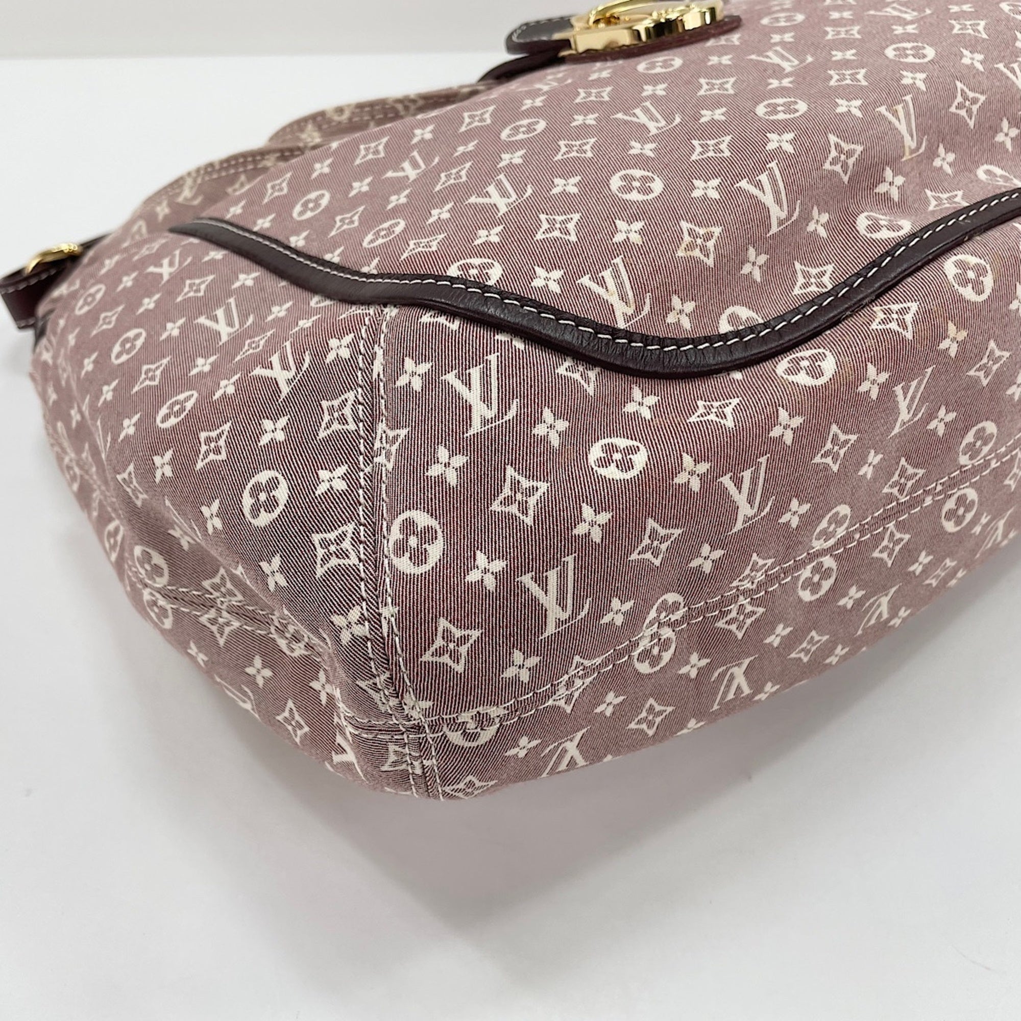 Louis Vuitton Pink Shoulder Bag (Pre-Owned)