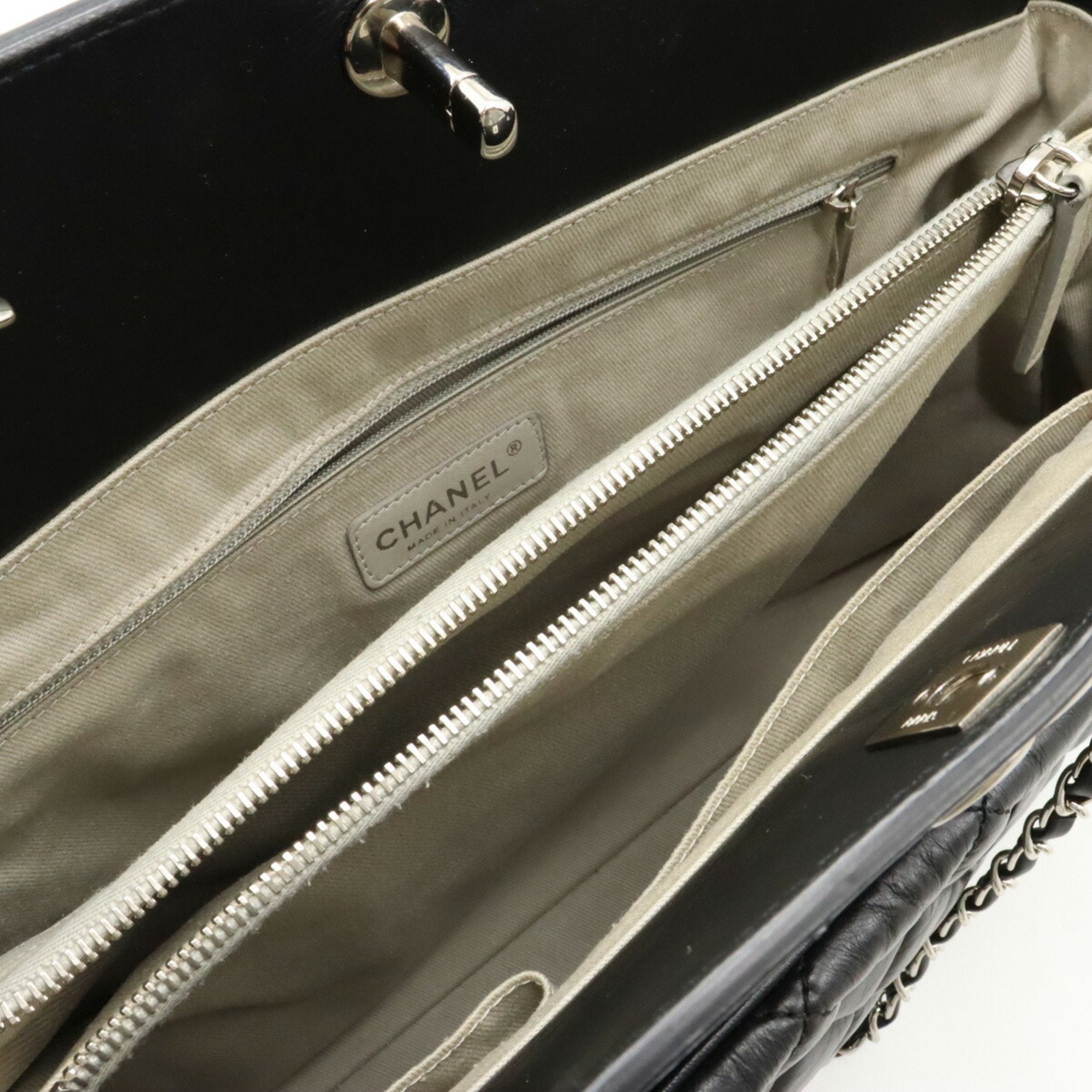 Chanel Black Leather Shoulder Bag Tote Bag (Pre-Owned)