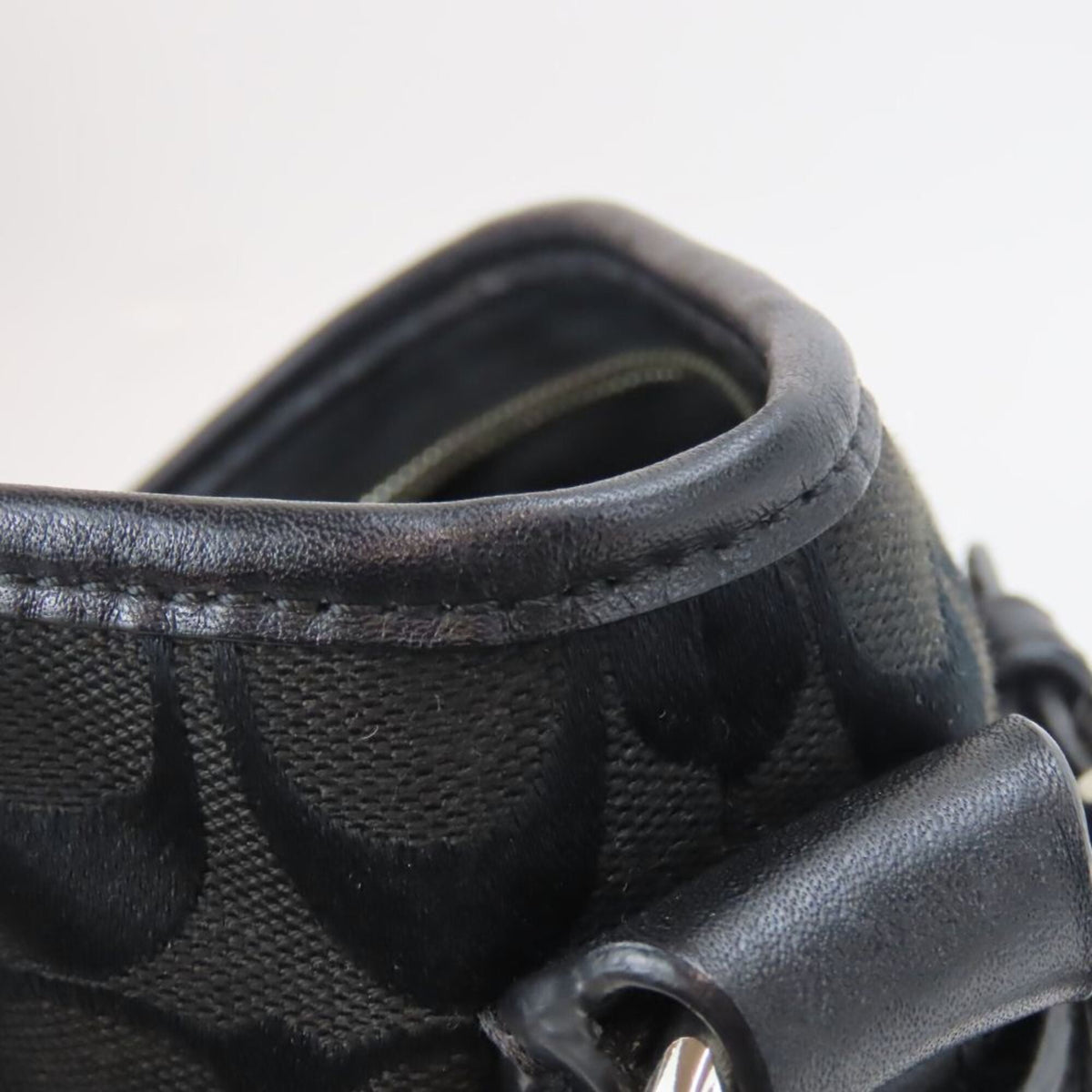 Coach Black Canvas Leather Shoulder Bag (Pre-Owned)