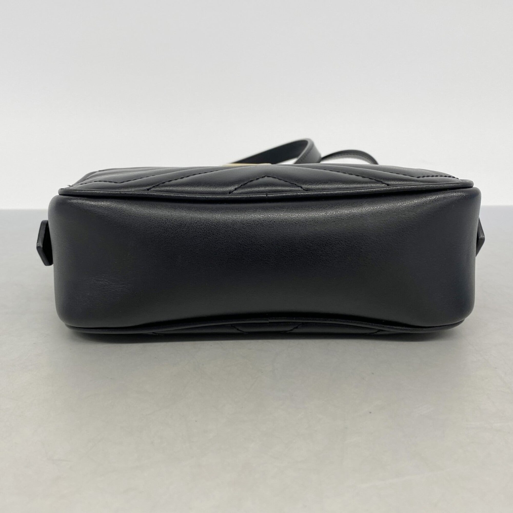 Gucci Black Leather Shoulder Bag (Pre-Owned)