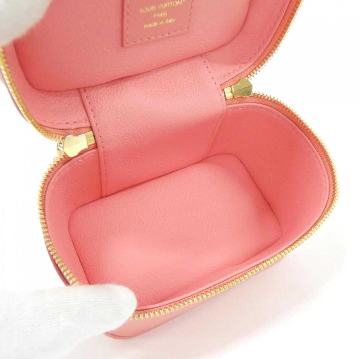 Louis Vuitton Pink Leather Pouch (Pre-Owned)