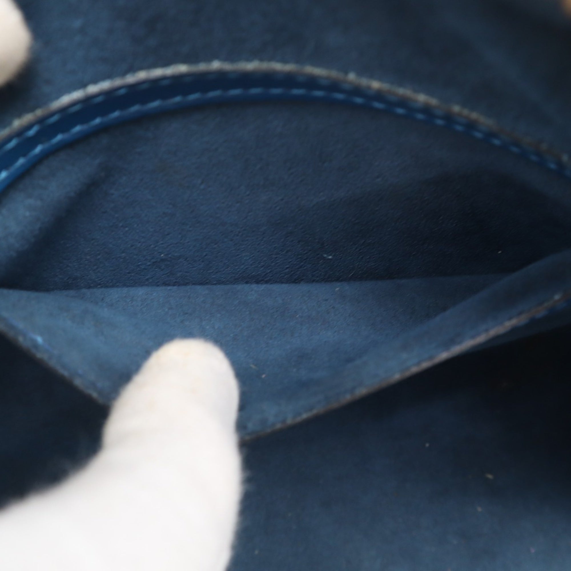 Louis Vuitton Toledo Blue Leather Handbag (Pre-Owned)