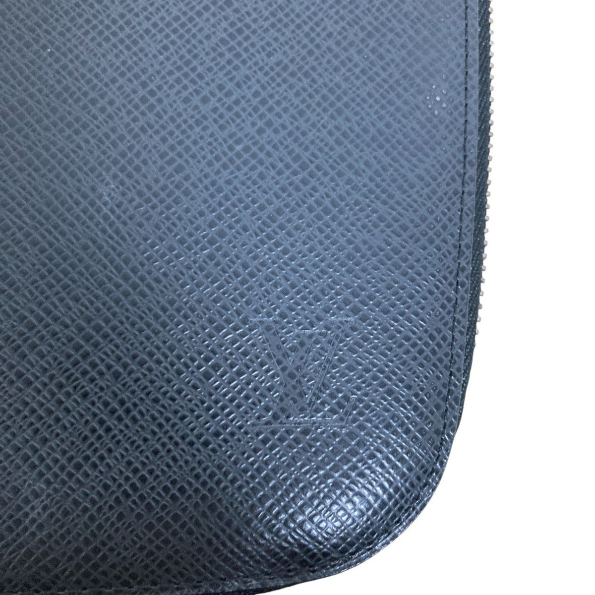 Louis Vuitton Ardoise Black Taiga Leather Long Wallet (Bi-Fold) (Pre-Owned)