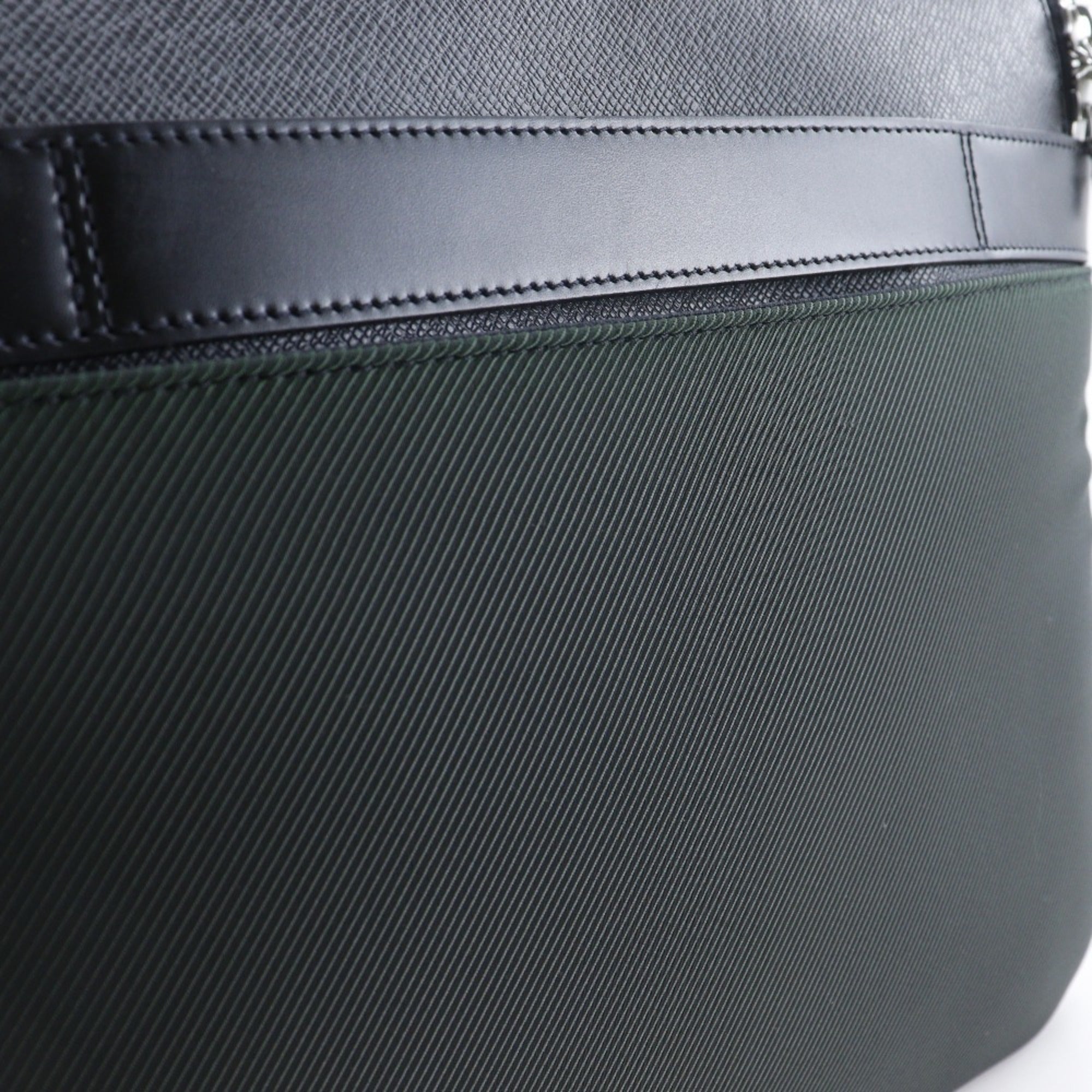 Louis Vuitton Ardoise Black Taiga Leather Nylon Canvas Shoulder Bag (Pre-Owned)
