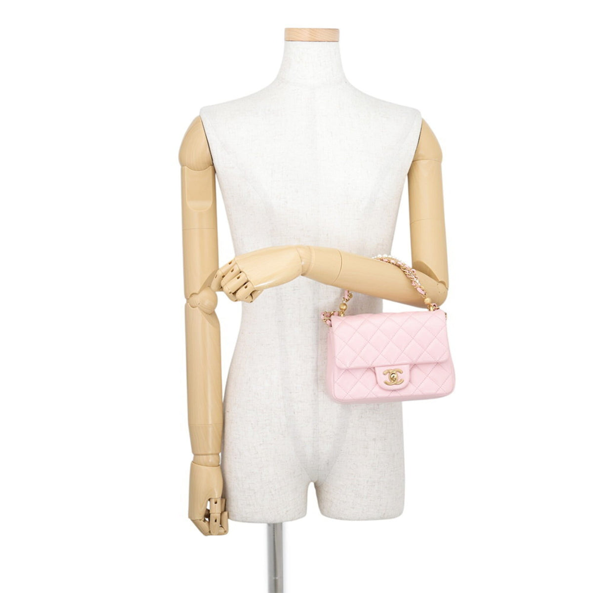 Chanel Pink Leather Shoulder Bag (Pre-Owned)
