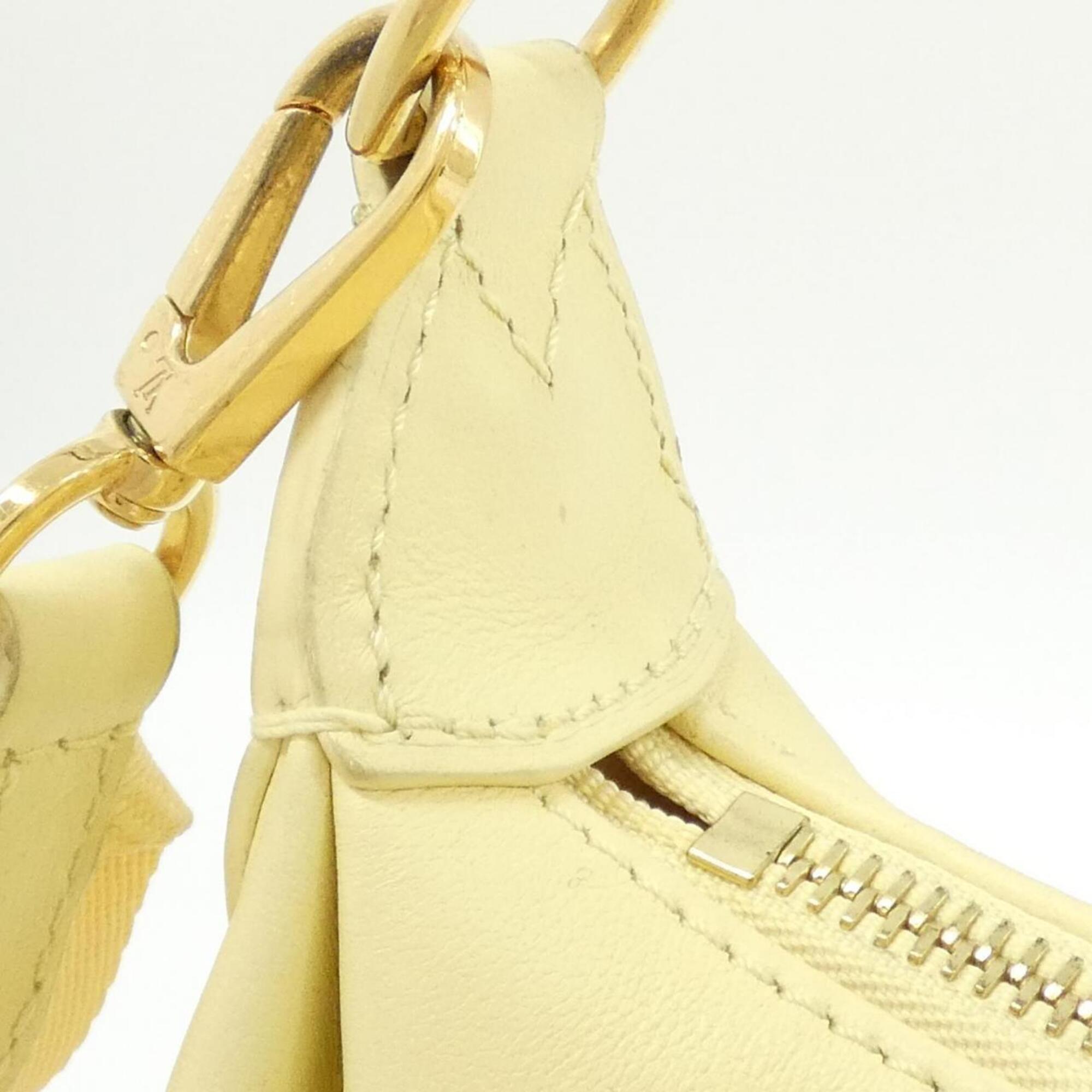 Louis Vuitton Gold Leather Shoulder Bag (Pre-Owned)