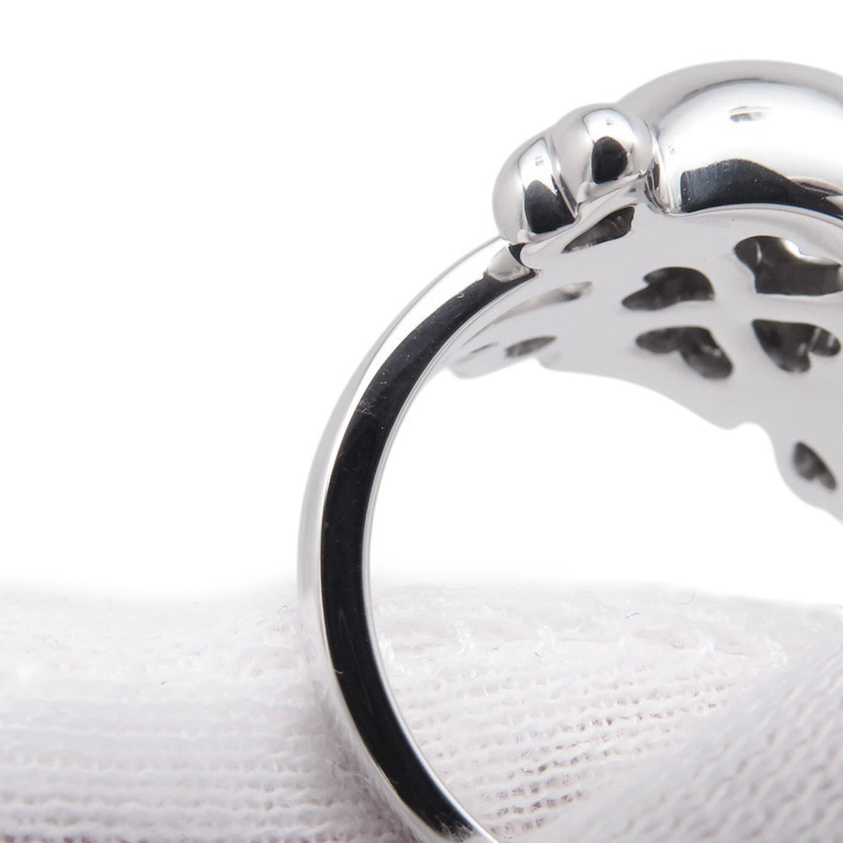 Christian Dior White Gold (18K) Band Ring (Pre-Owned)