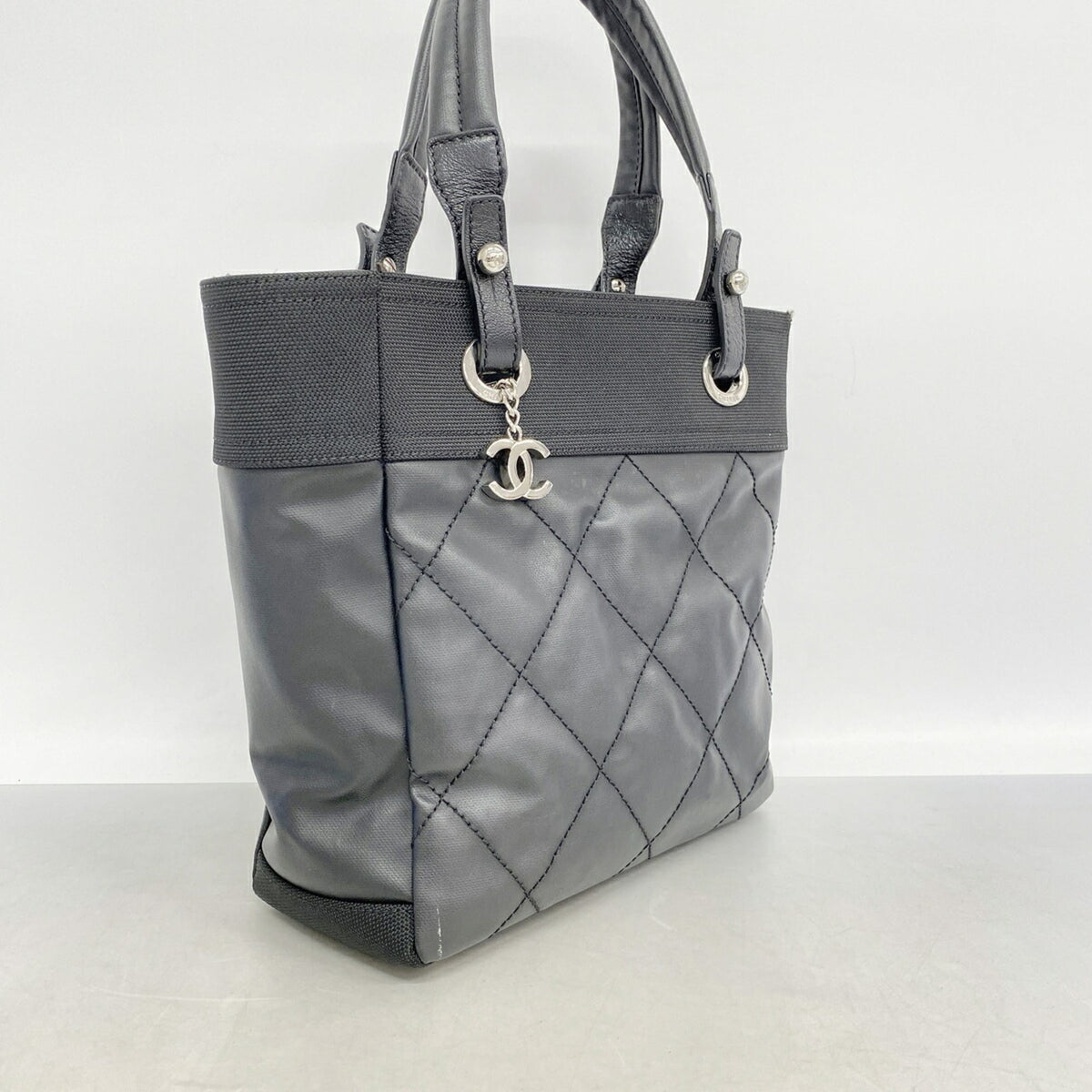 Chanel Black Leather Tote Bag (Pre-Owned)