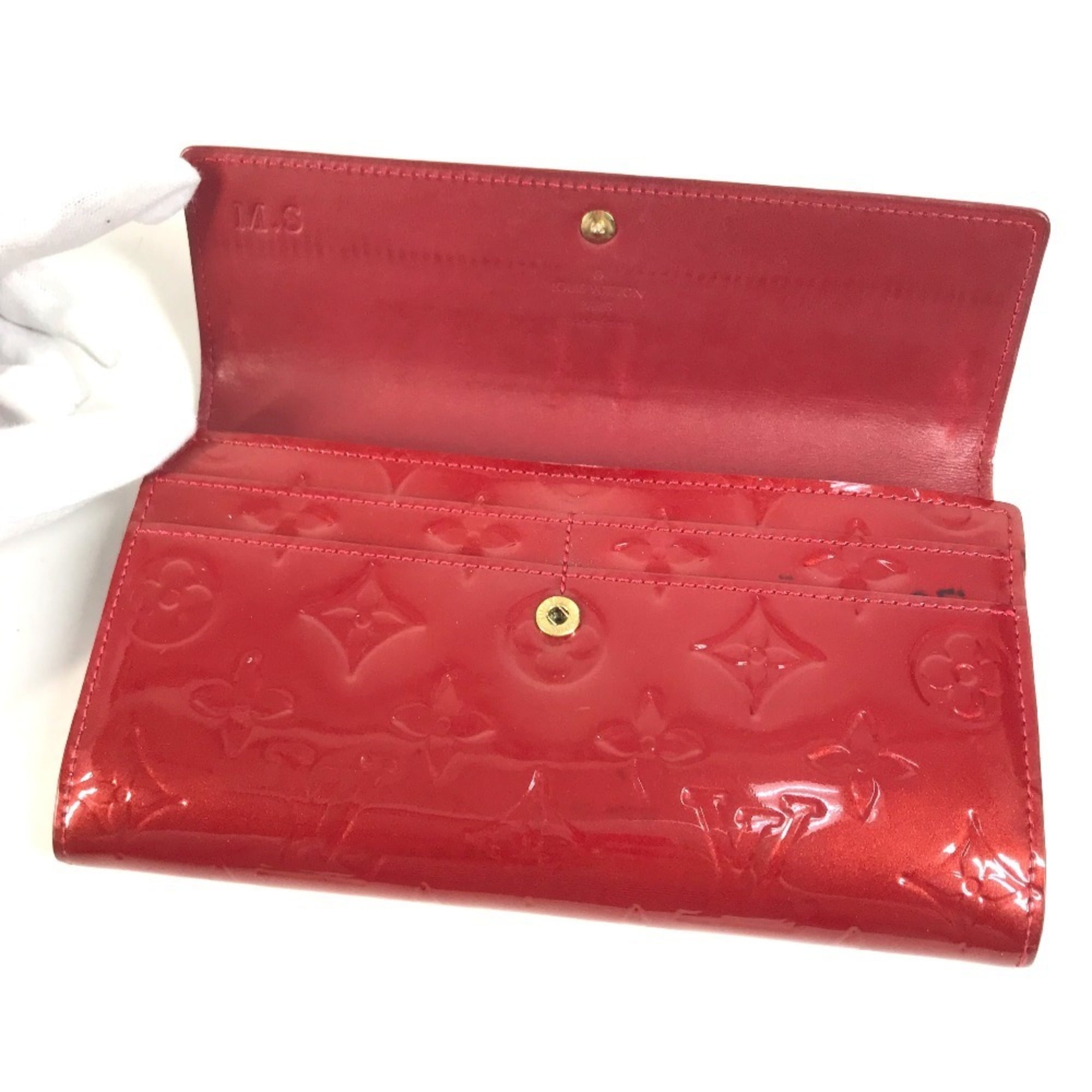 Louis Vuitton Monogram Vernis Pomme D'amour Red Color Monogram Vernis Long Wallet (Bi-Fold) (Pre-Owned)