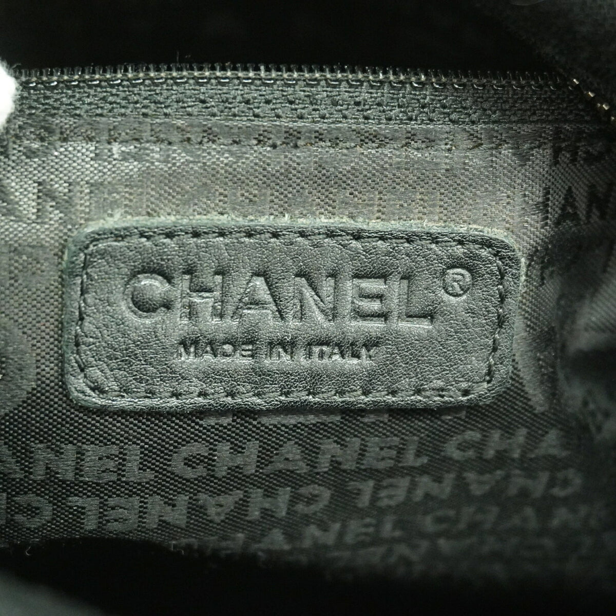 Chanel Black Shoulder Bag (Pre-Owned)