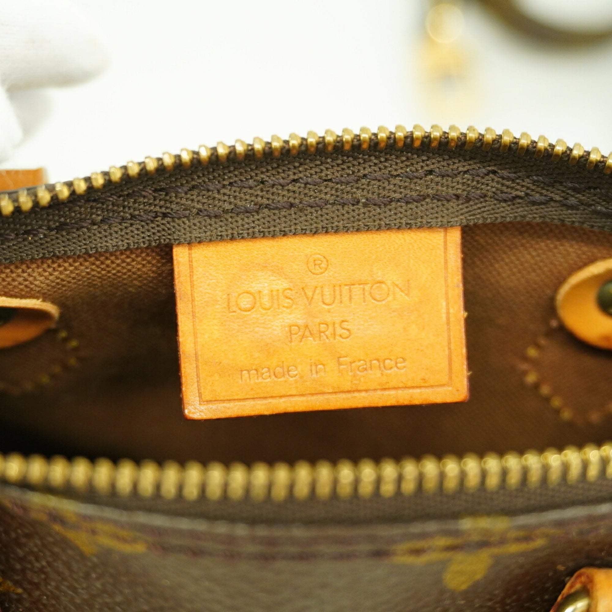 Louis Vuitton Brown Handbag (Pre-Owned)