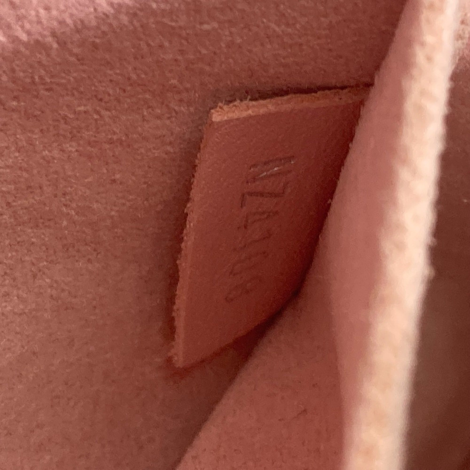 Louis Vuitton Pink Leather Handbag Shoulder Bag (Pre-Owned)