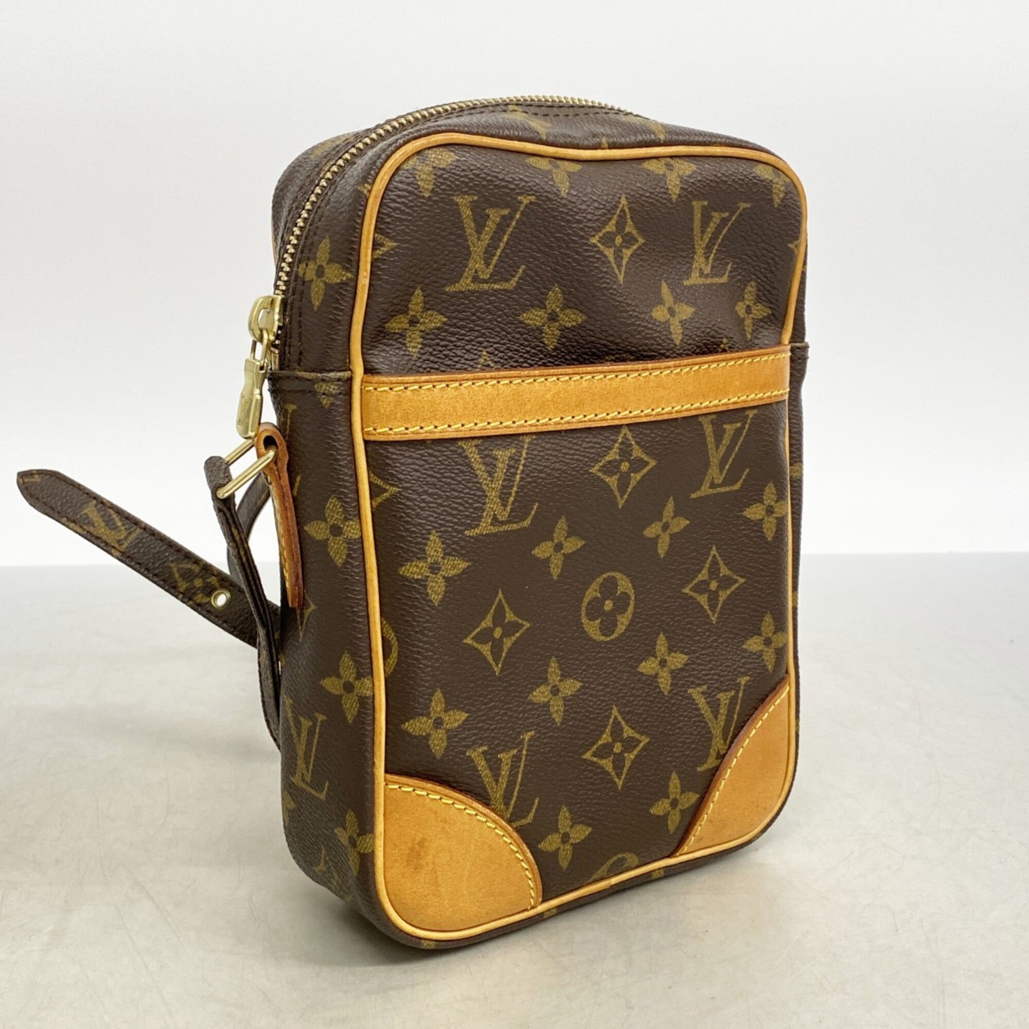 Louis Vuitton Brown Shoulder Bag (Pre-Owned)