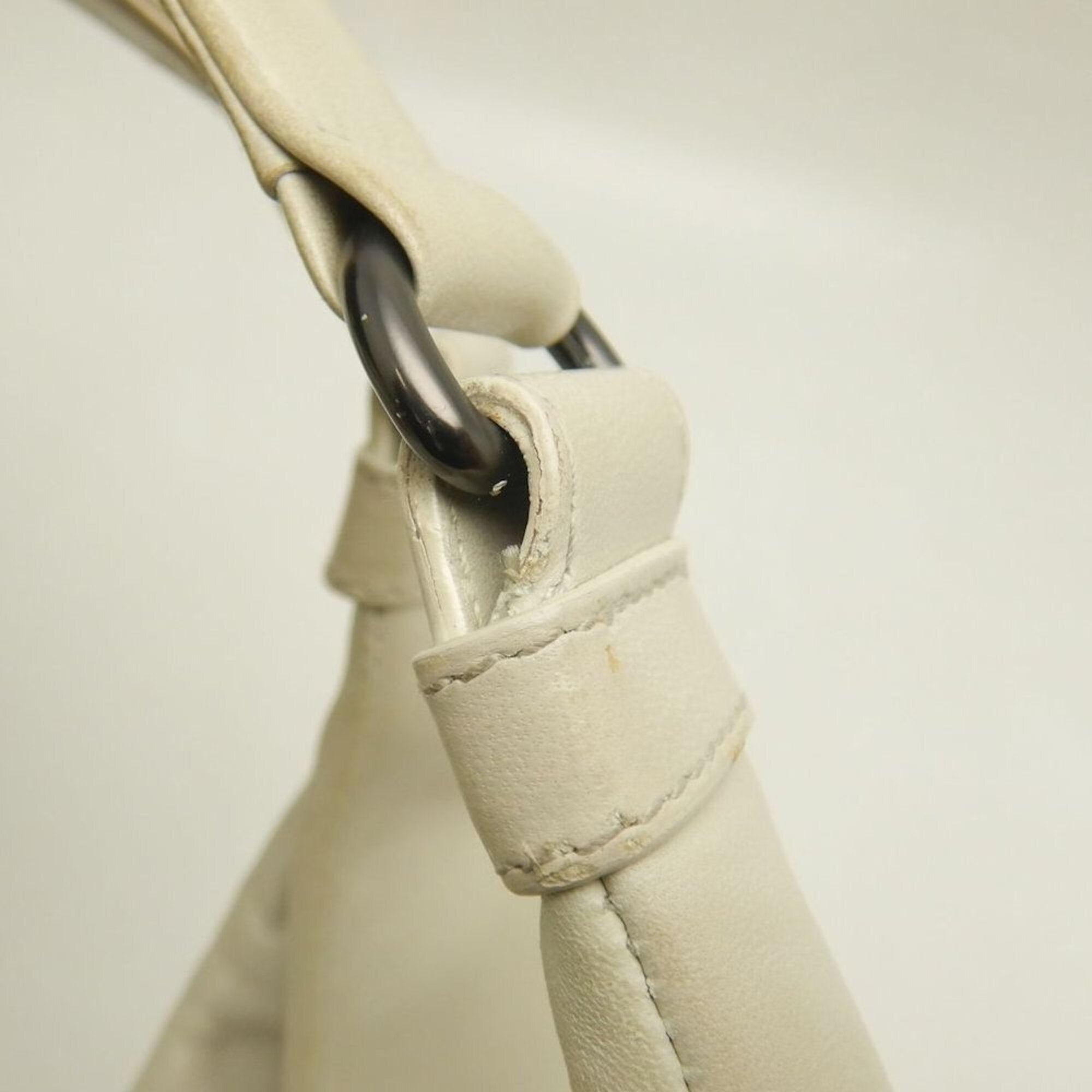 Bottega Veneta Intrecciato Ivory Leather Shoulder Bag (Pre-Owned)