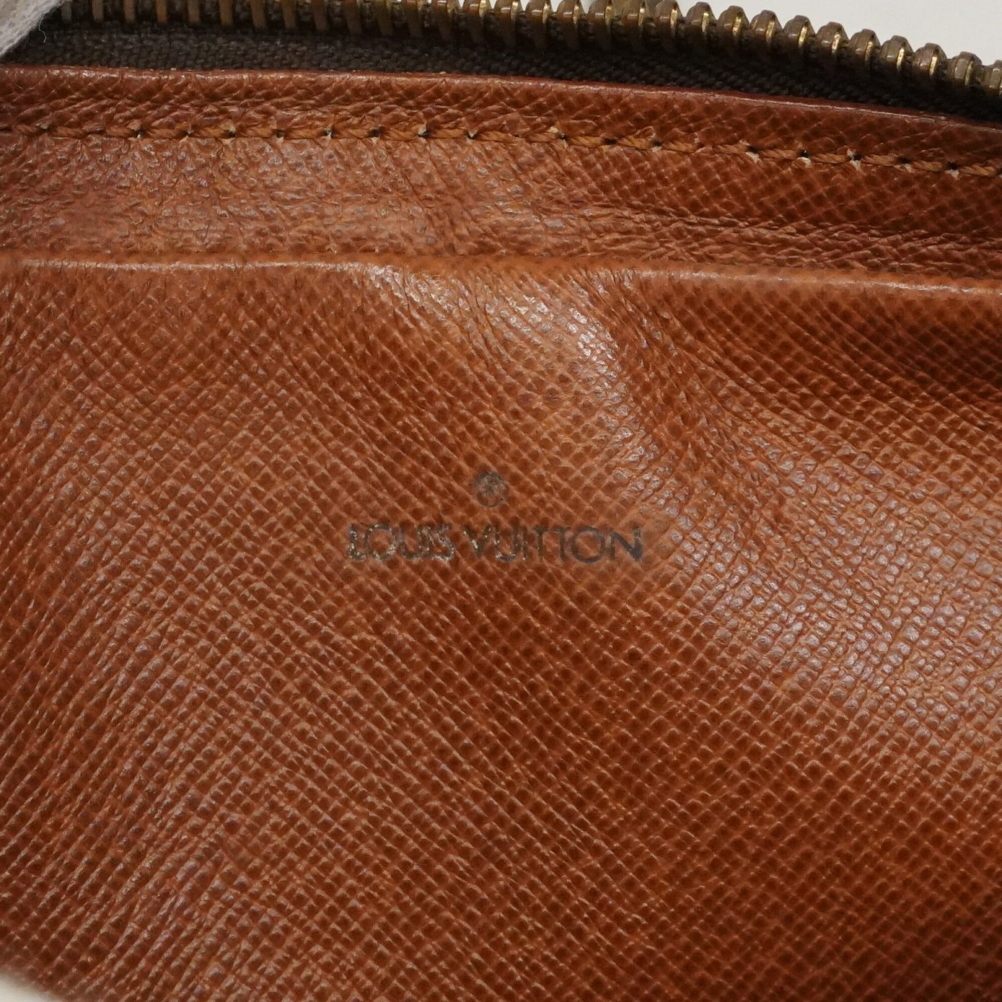 Louis Vuitton Brown Shoulder Bag (Pre-Owned)